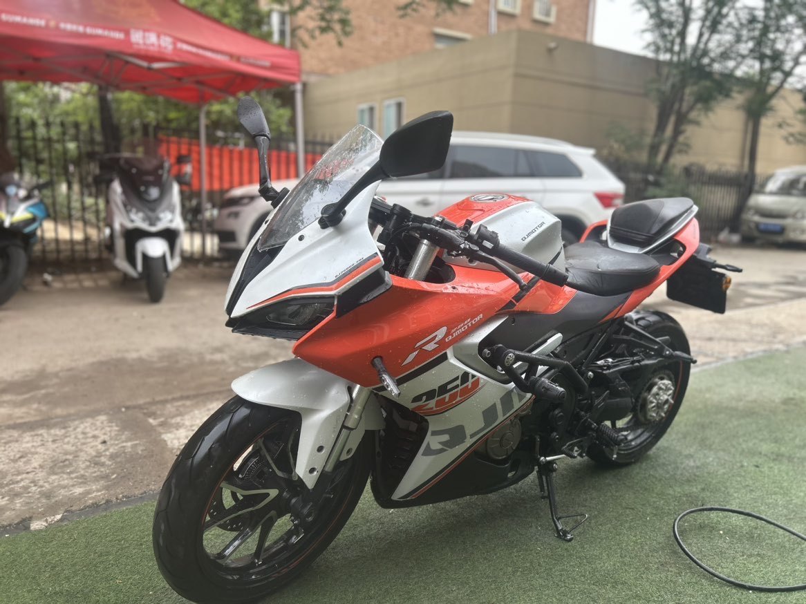 QJMOTOR 赛250