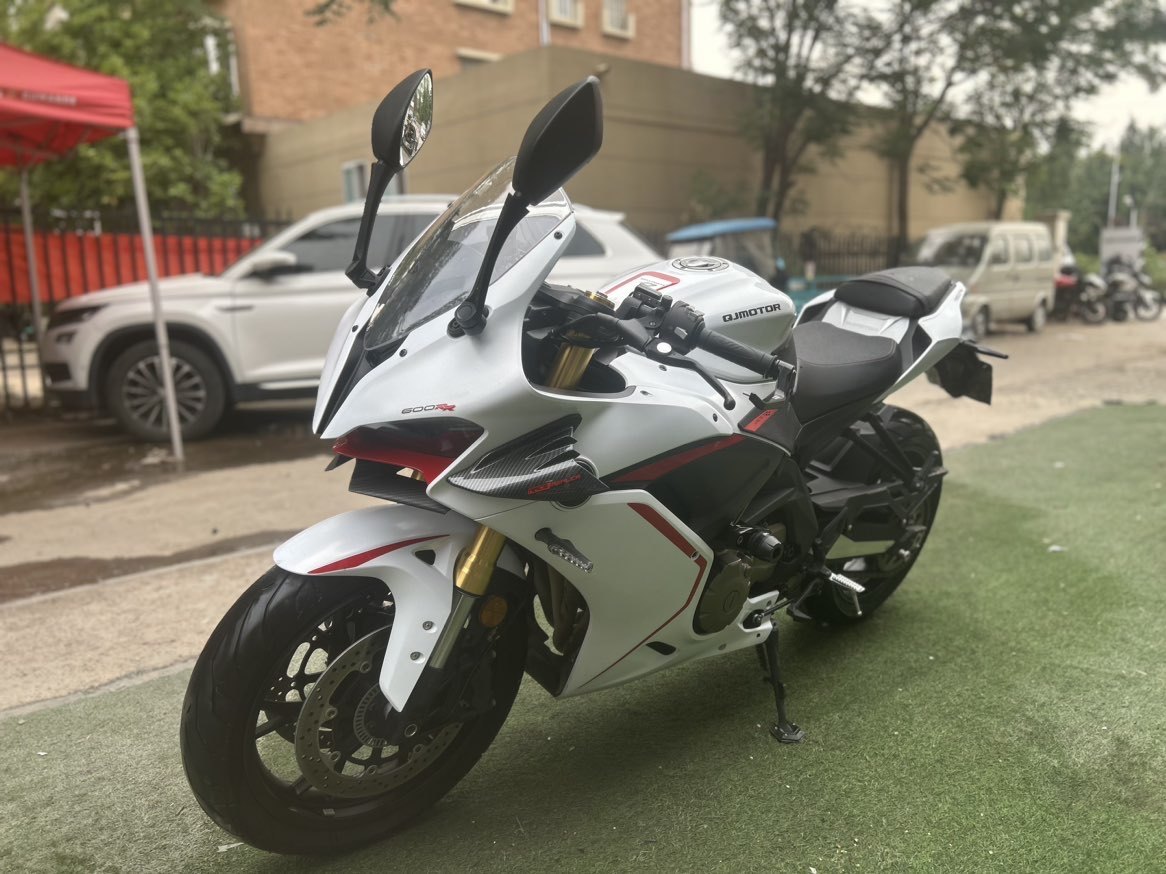QJMOTOR 赛600
