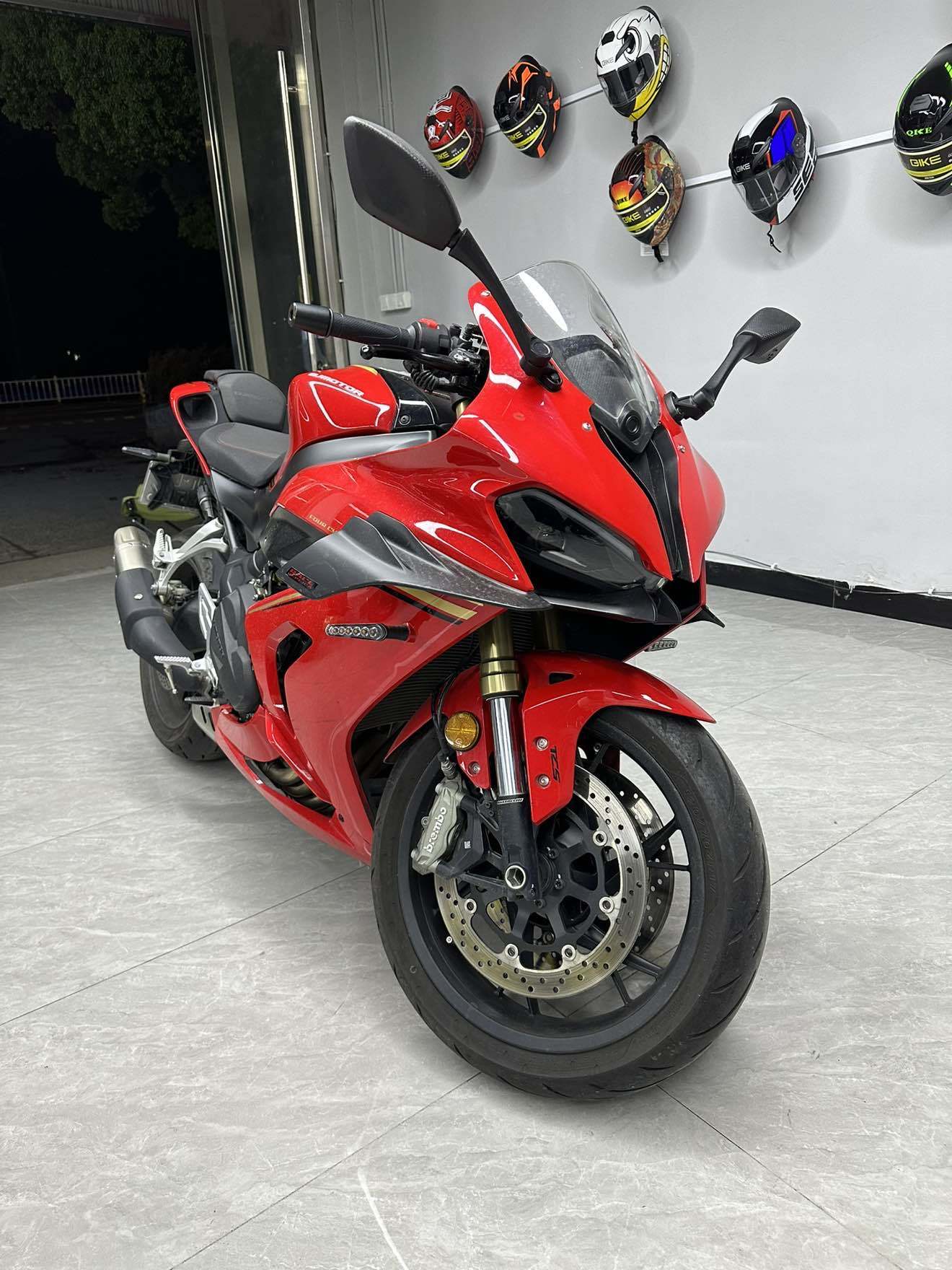 QJMOTOR 赛800
