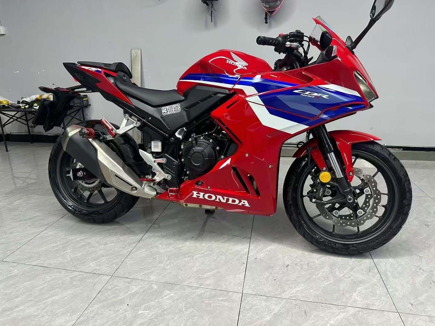 本田WING CBR400R