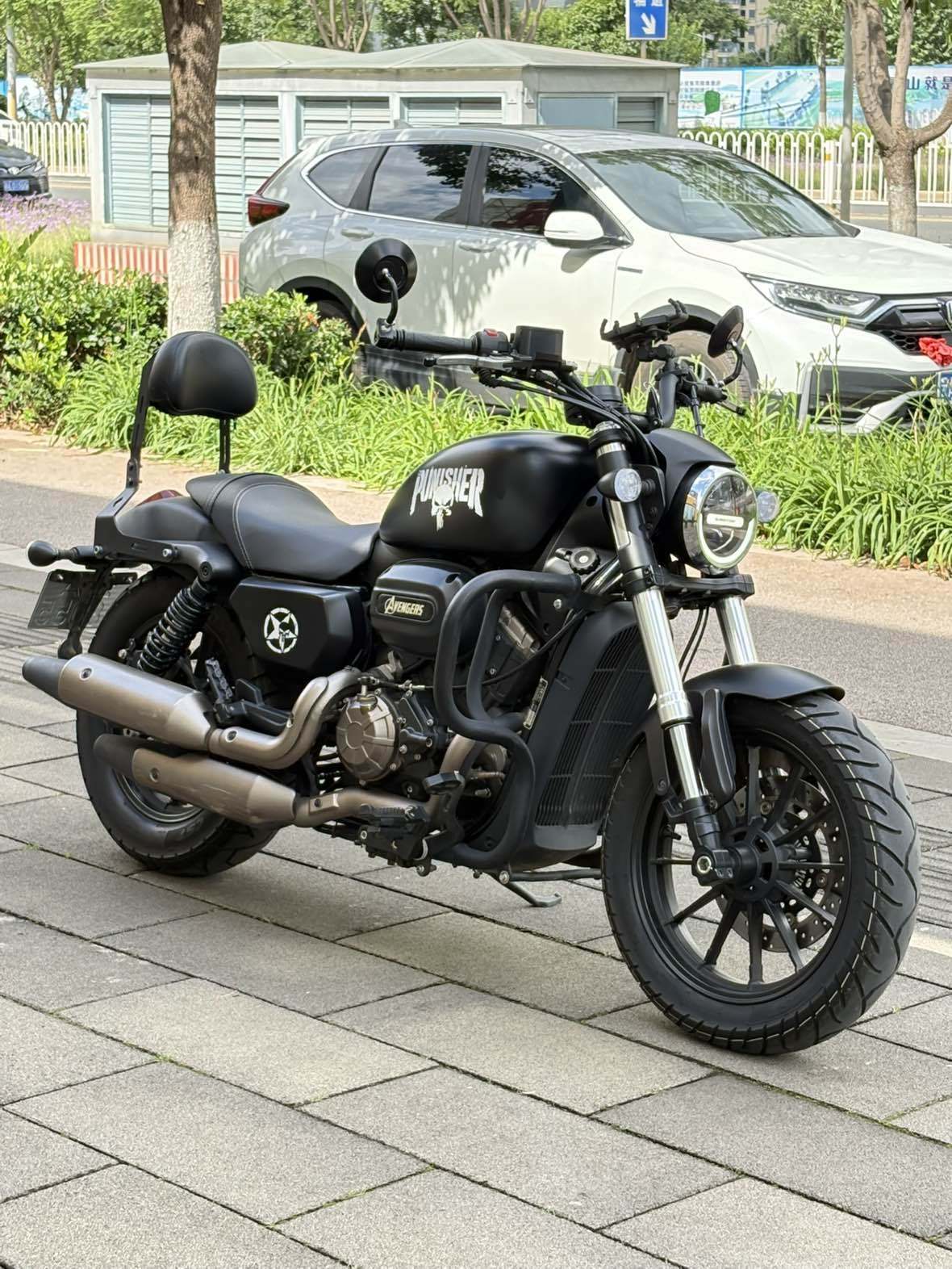 QJMOTOR 闪300S