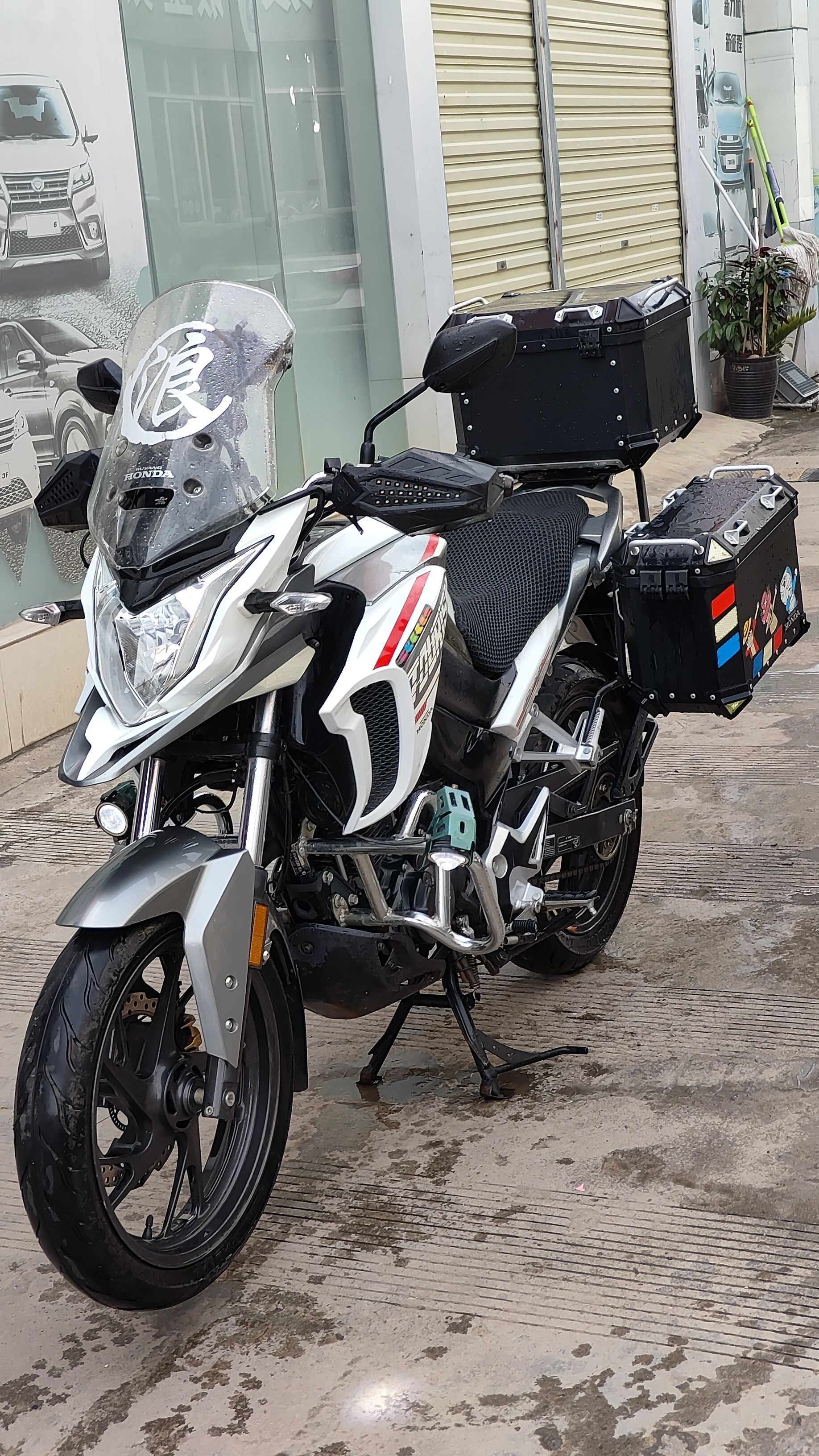 五羊本田 猛鸷 CB190X