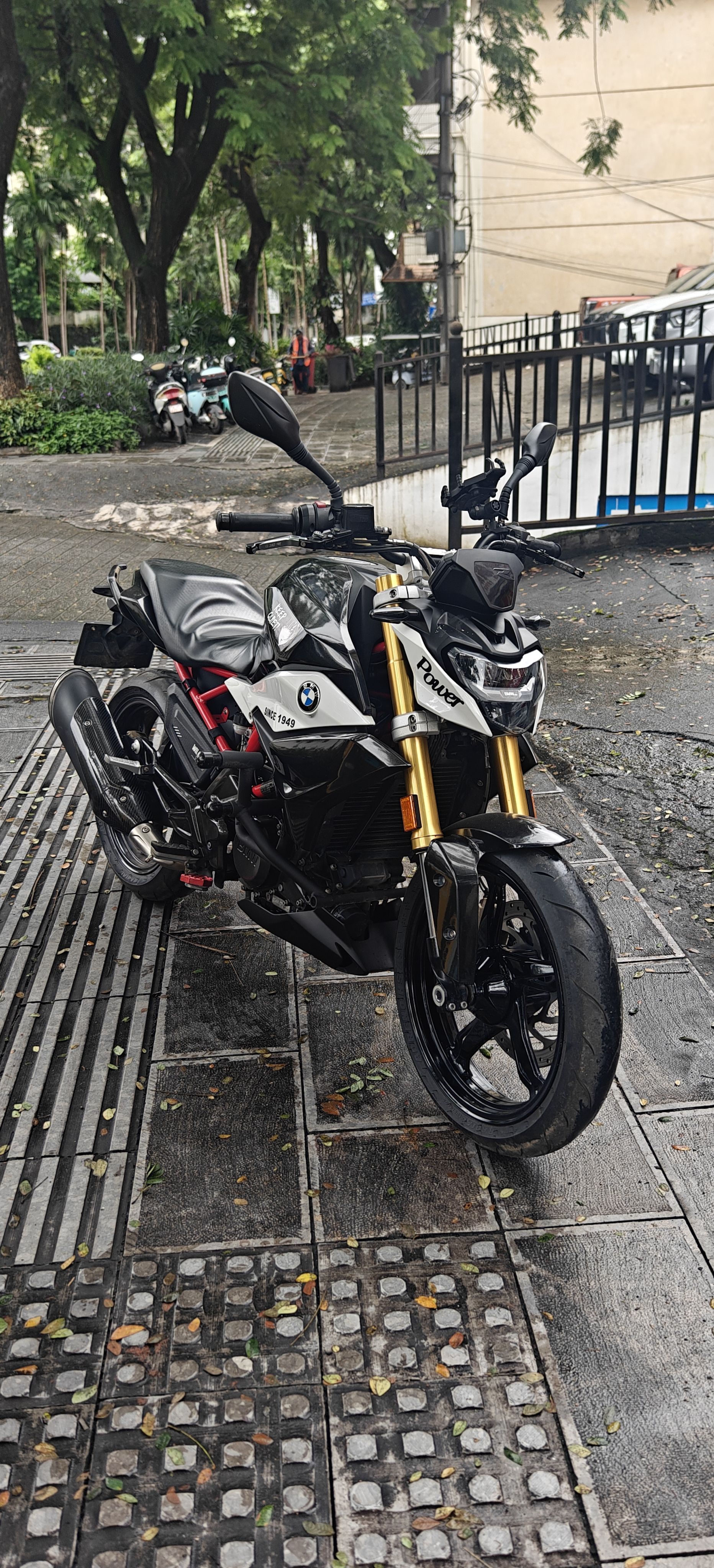 宝马 G 310 R