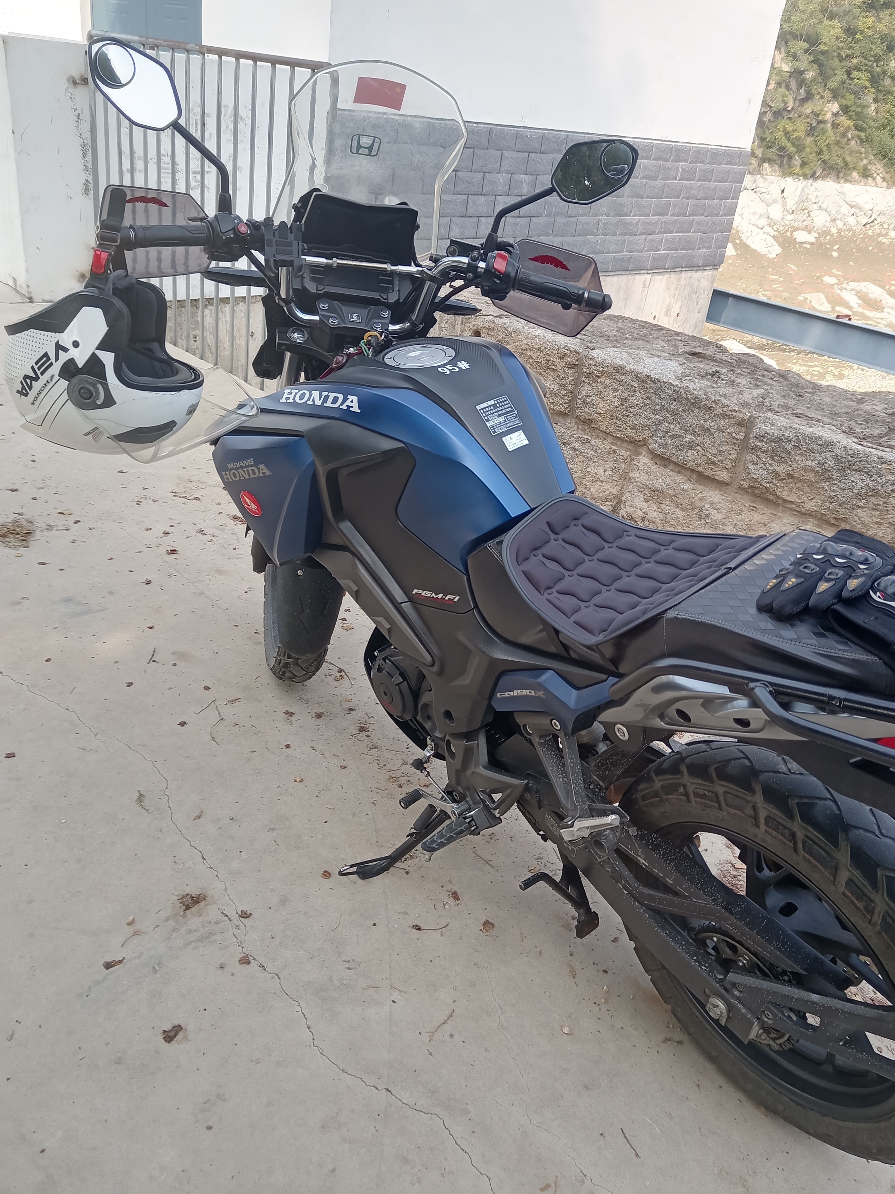 五羊本田 猛鸷 CB190X