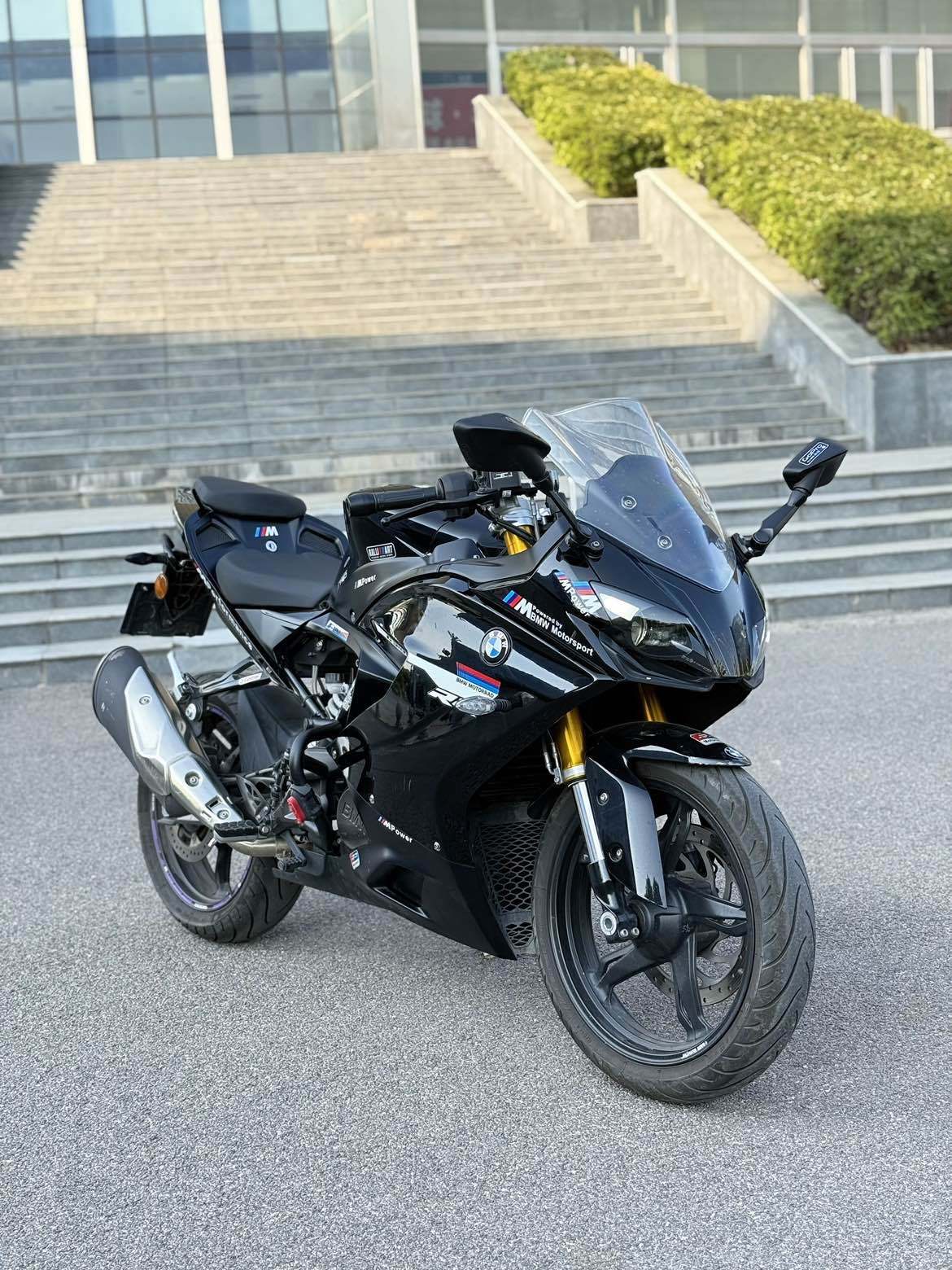 宝马 G 310 RR