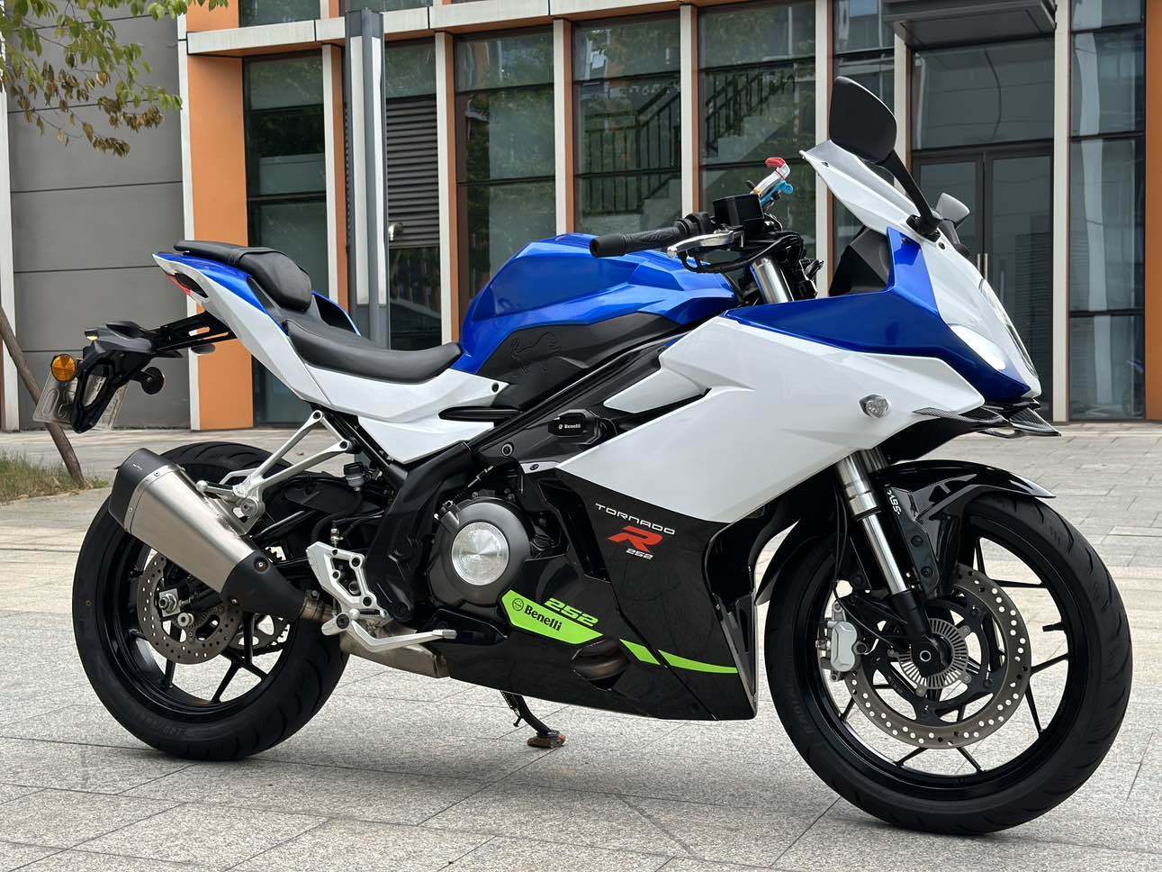 贝纳利 龙卷风 Tornado 252R