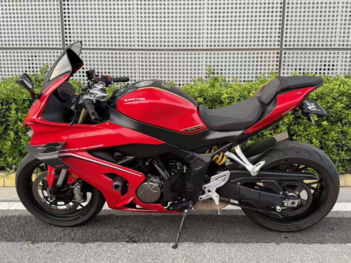 QJMOTOR 赛800