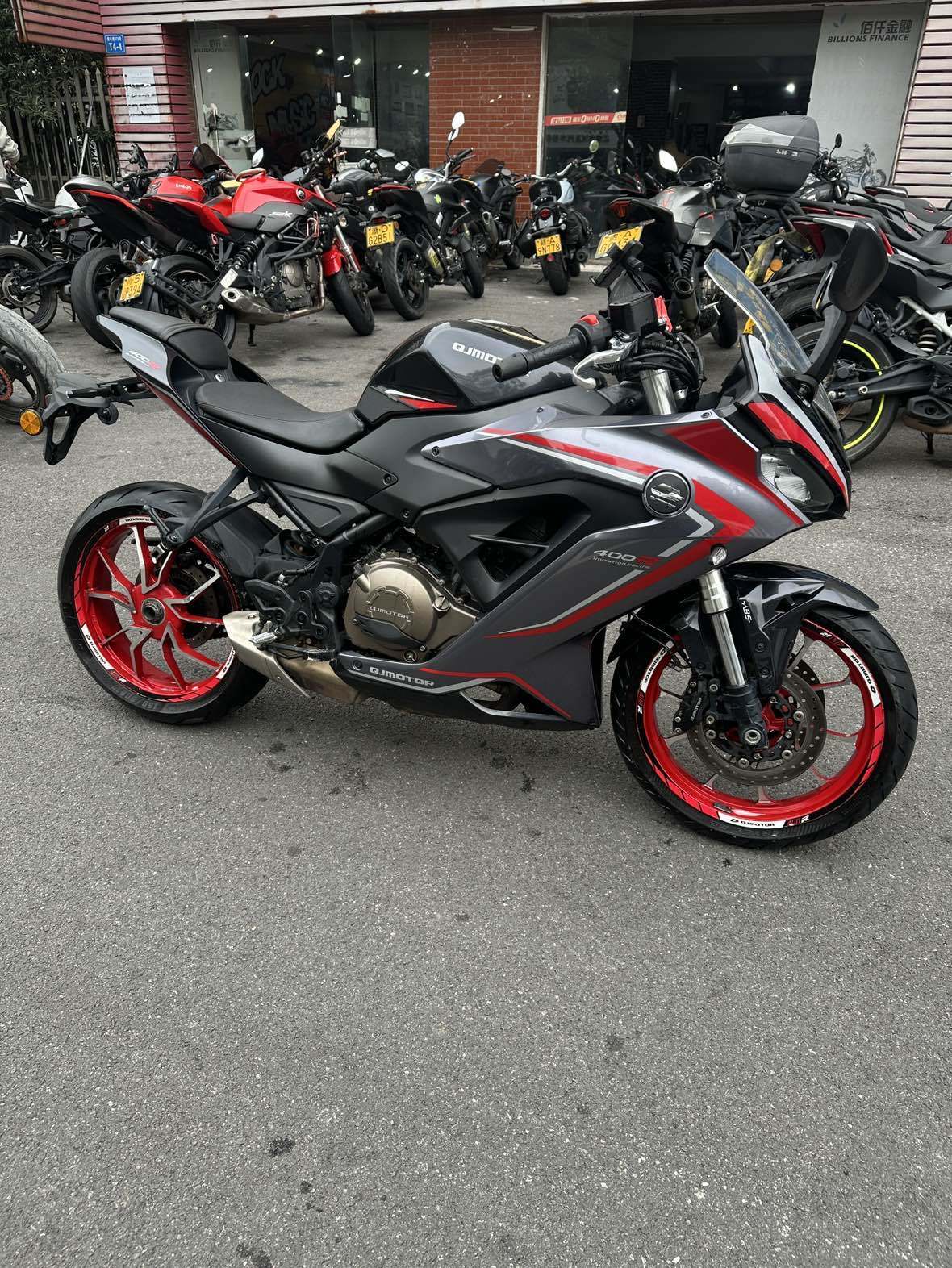QJMOTOR 赛400