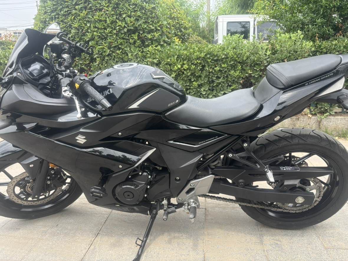 豪爵铃木 GSX250R