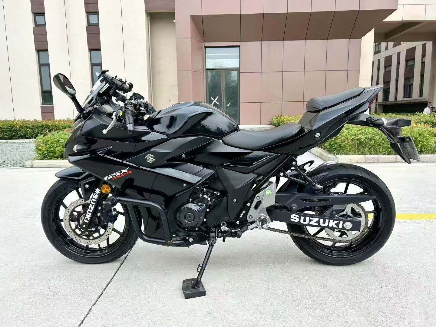豪爵铃木 GSX250R