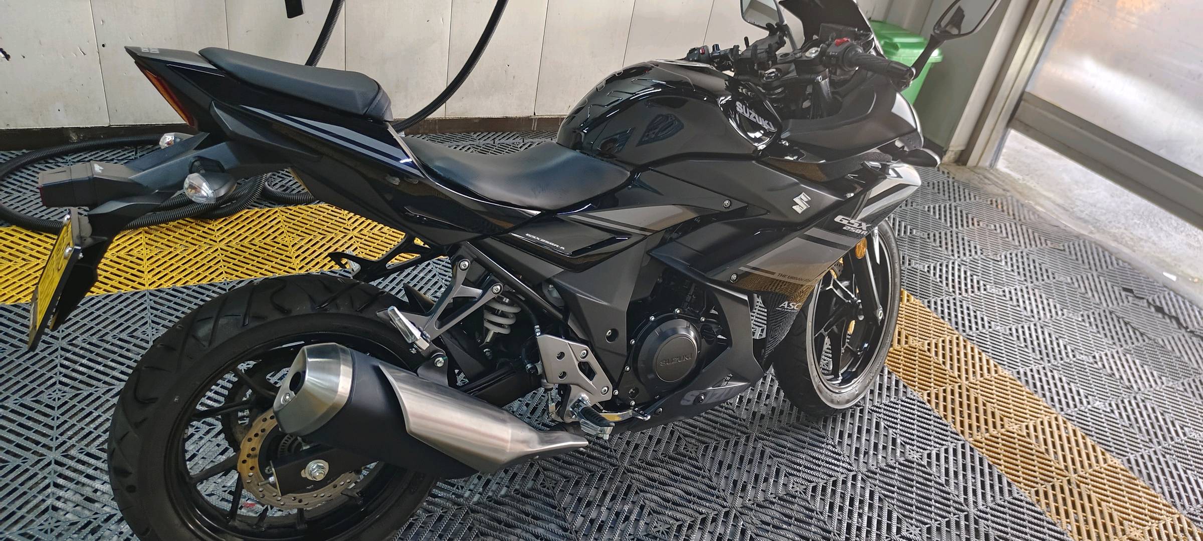 豪爵铃木 GSX250R