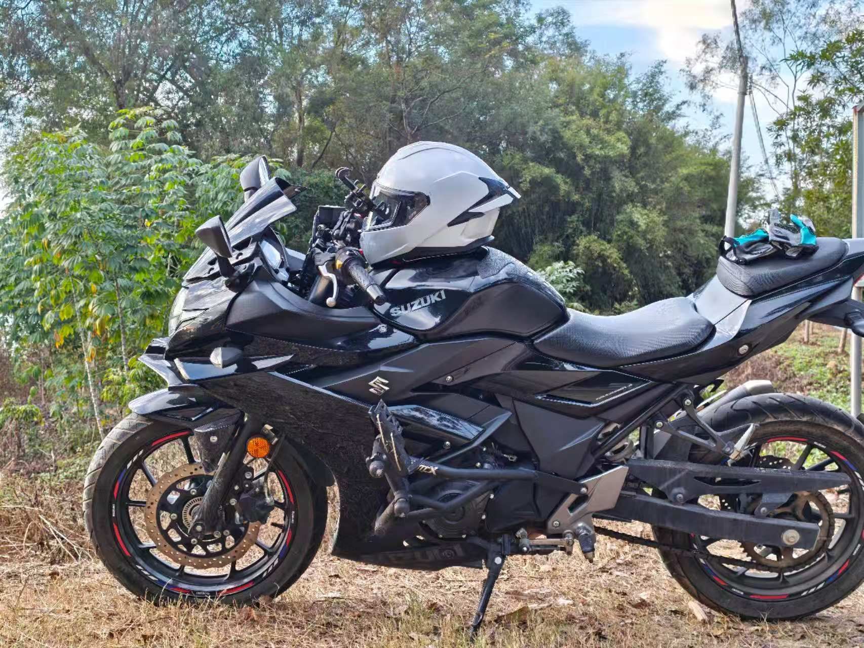 豪爵铃木 GSX250R