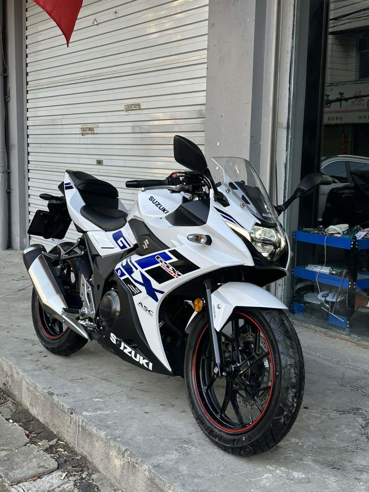 豪爵铃木 GSX250R