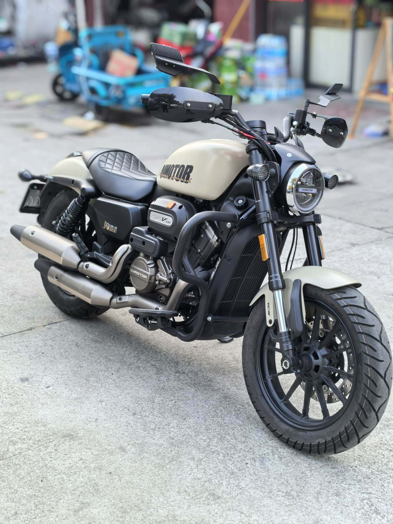 QJMOTOR 闪300S