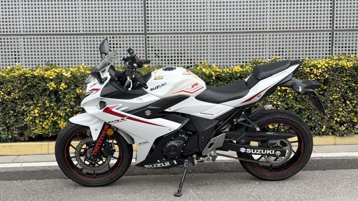 豪爵铃木 GSX250R