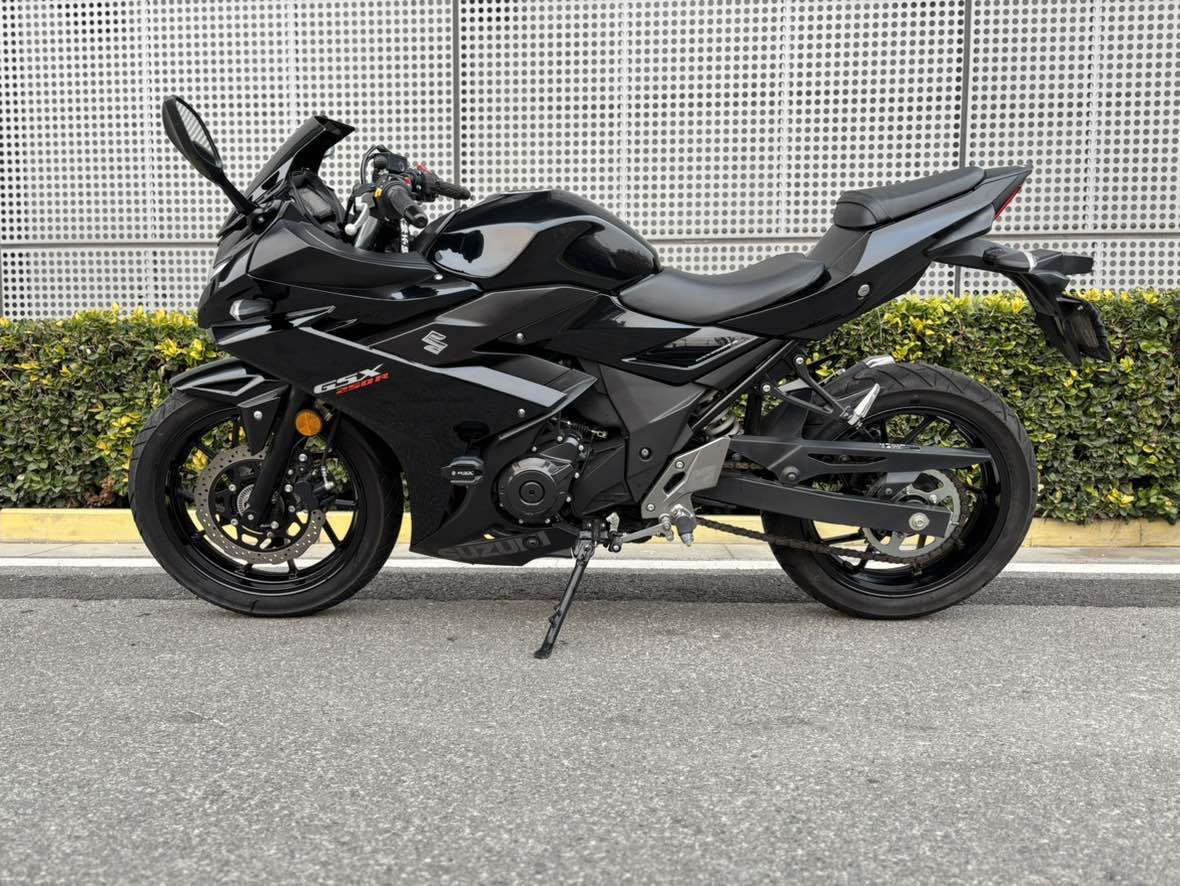 豪爵铃木 GSX250R