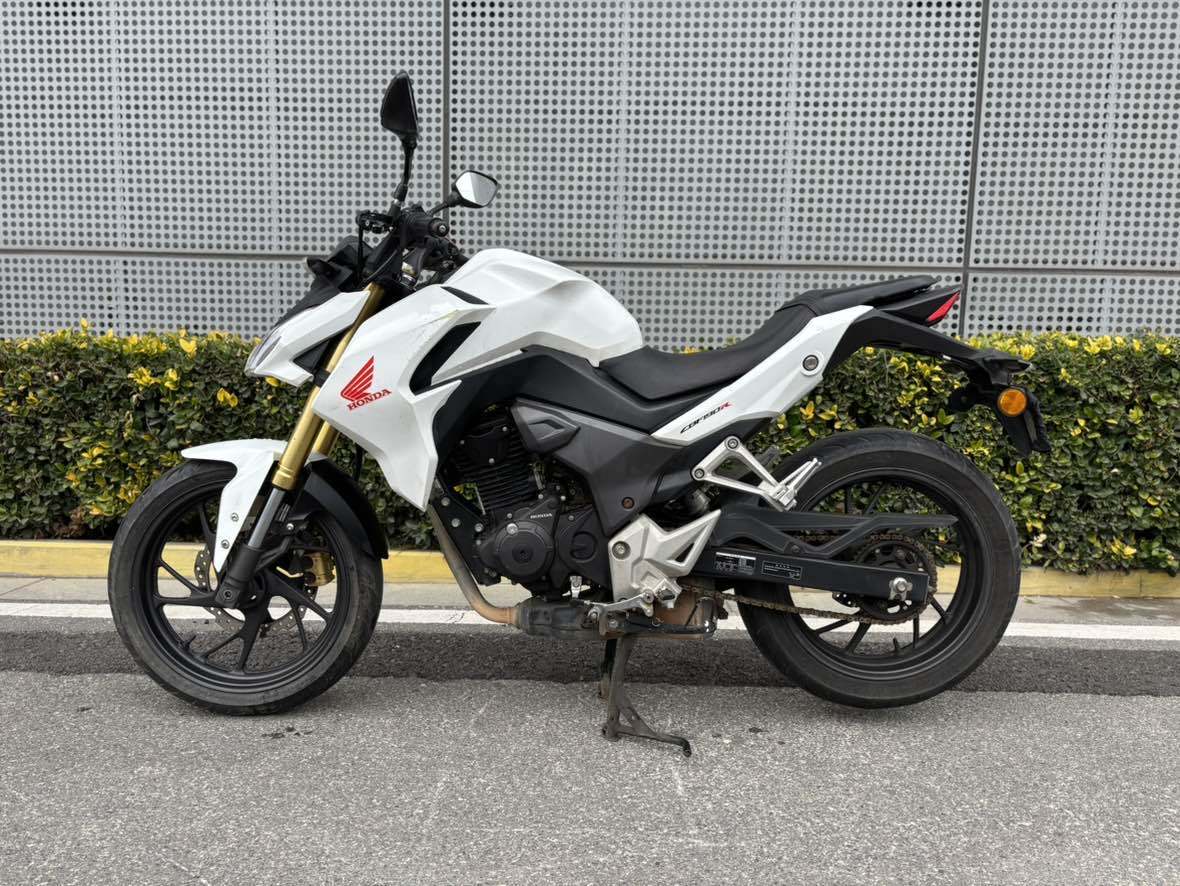 新大洲本田 CBF190R