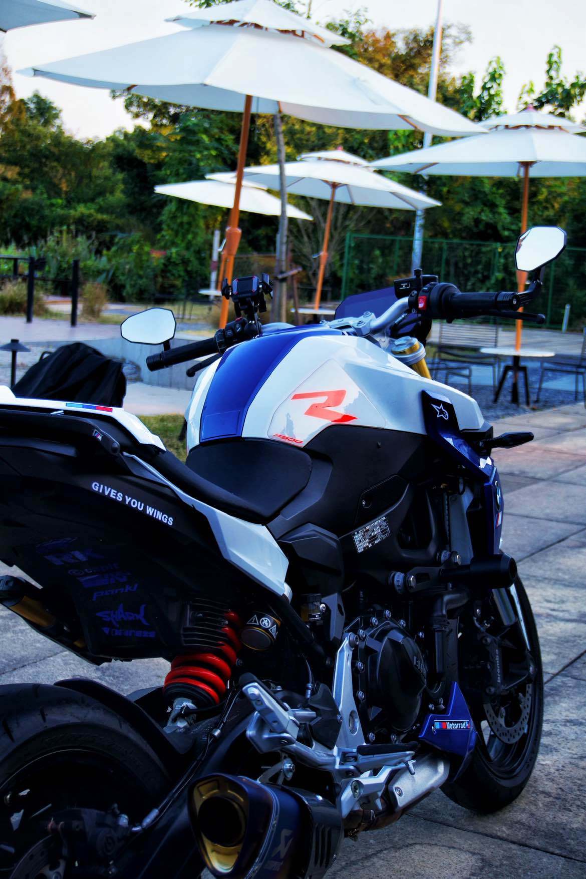 宝马 F 900 R