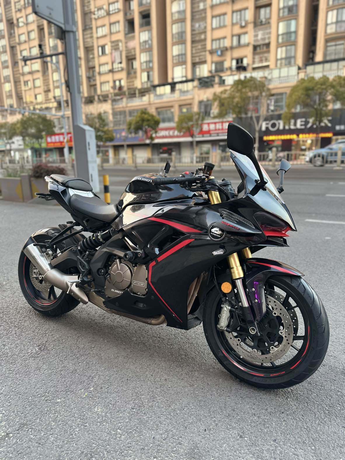QJMOTOR 赛600