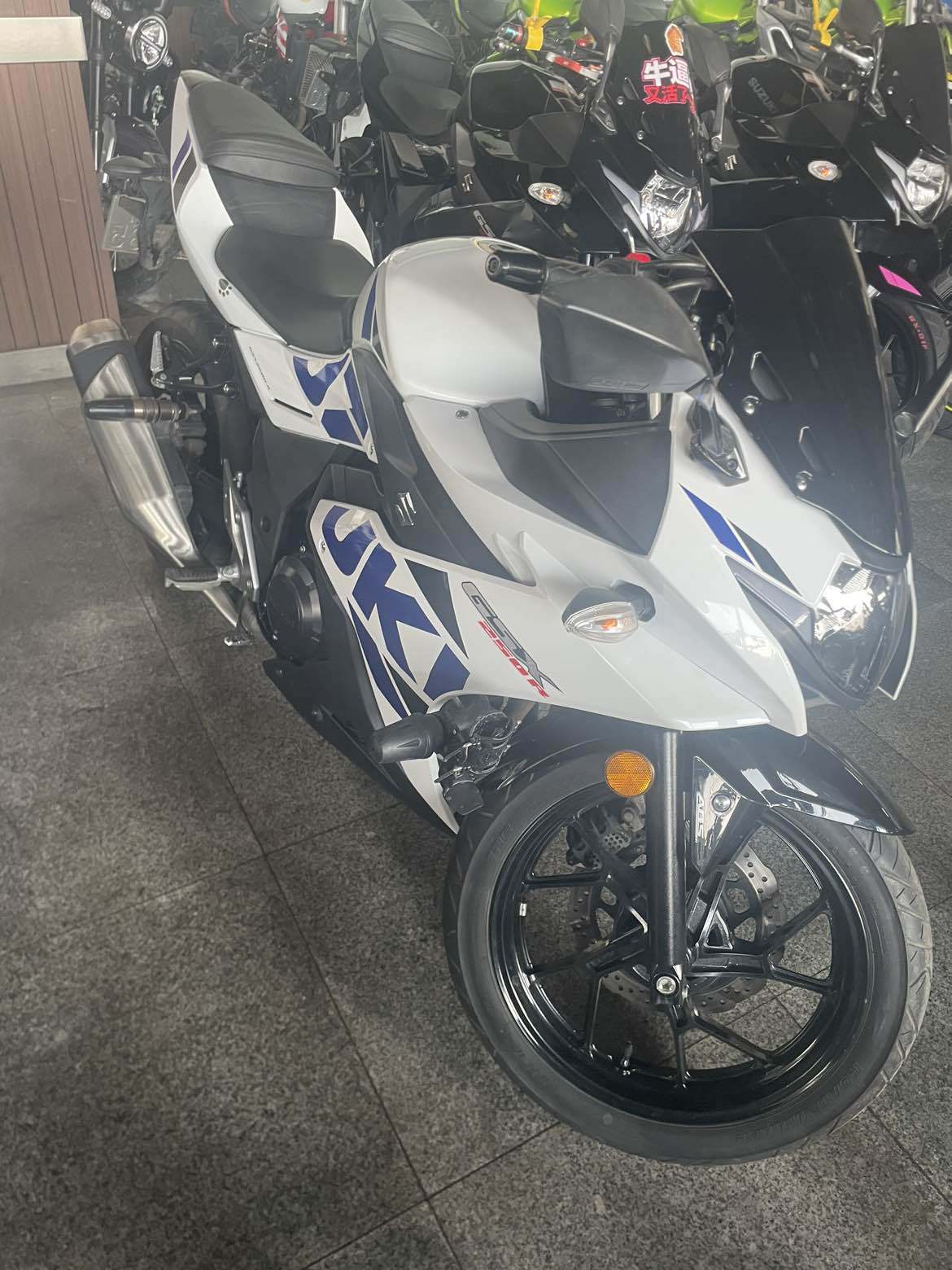 豪爵铃木 GSX250R