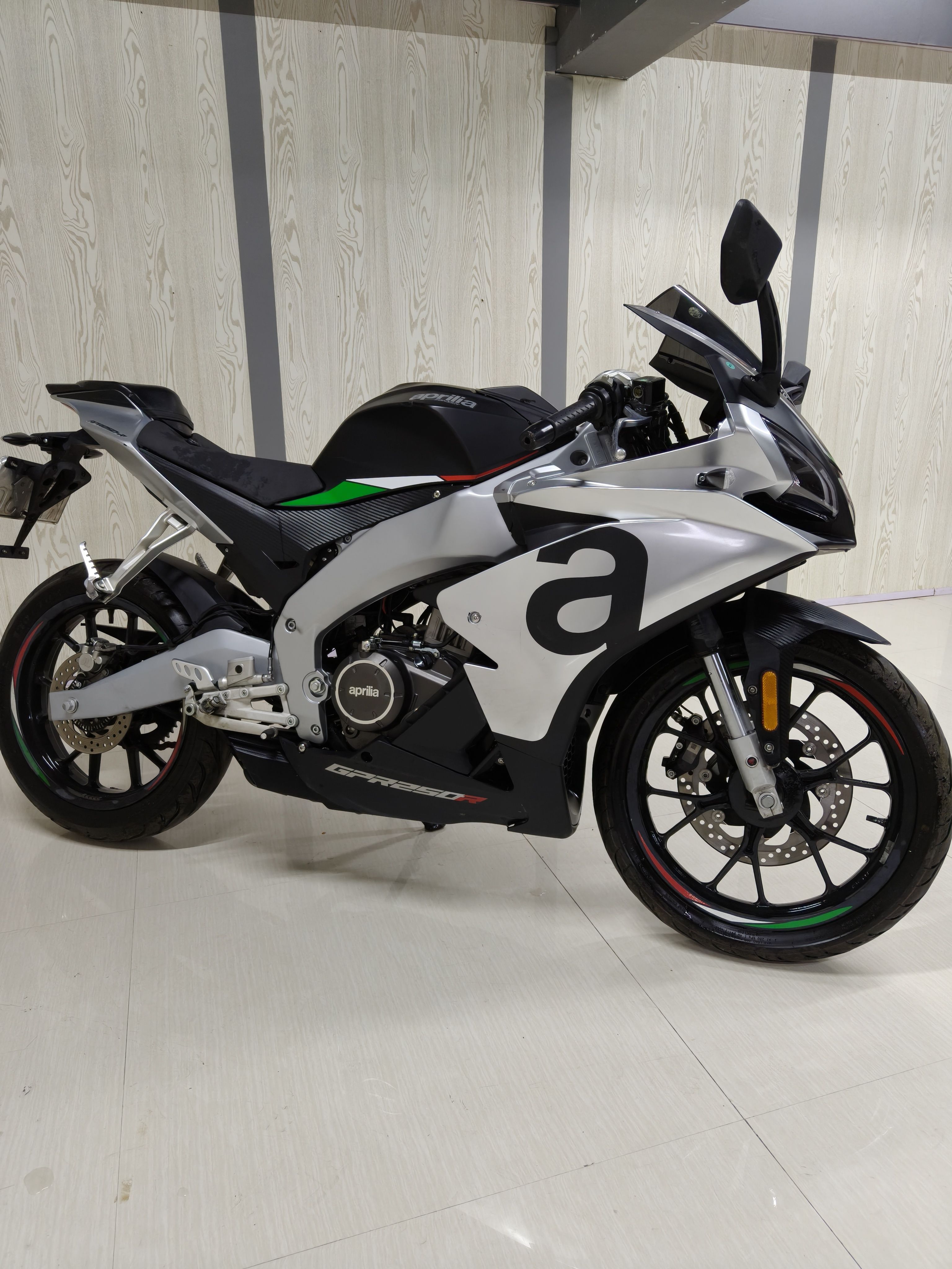 宗申阿普利亚 GPR250R