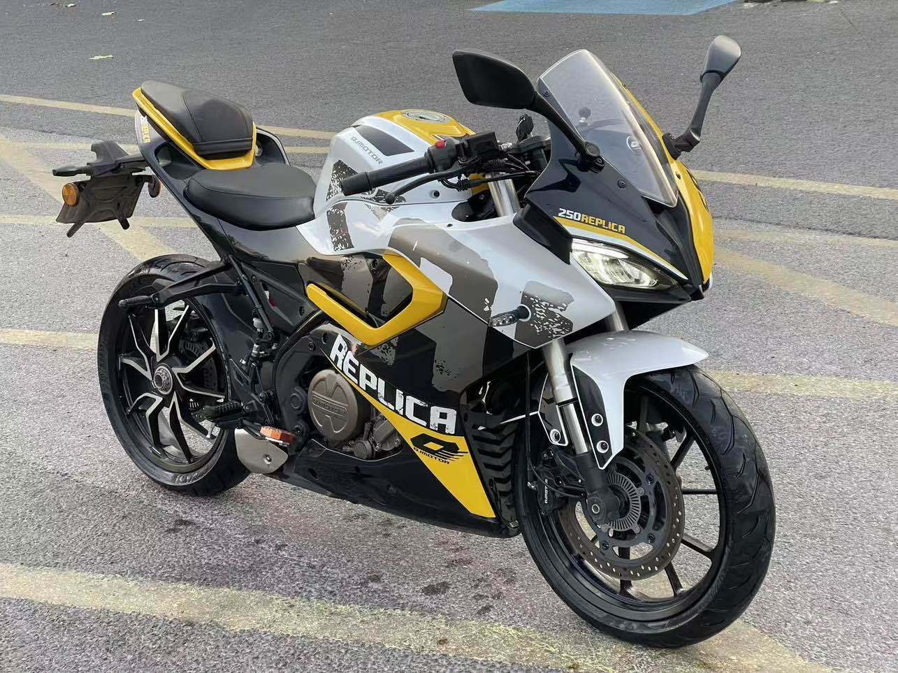 QJMOTOR 赛250