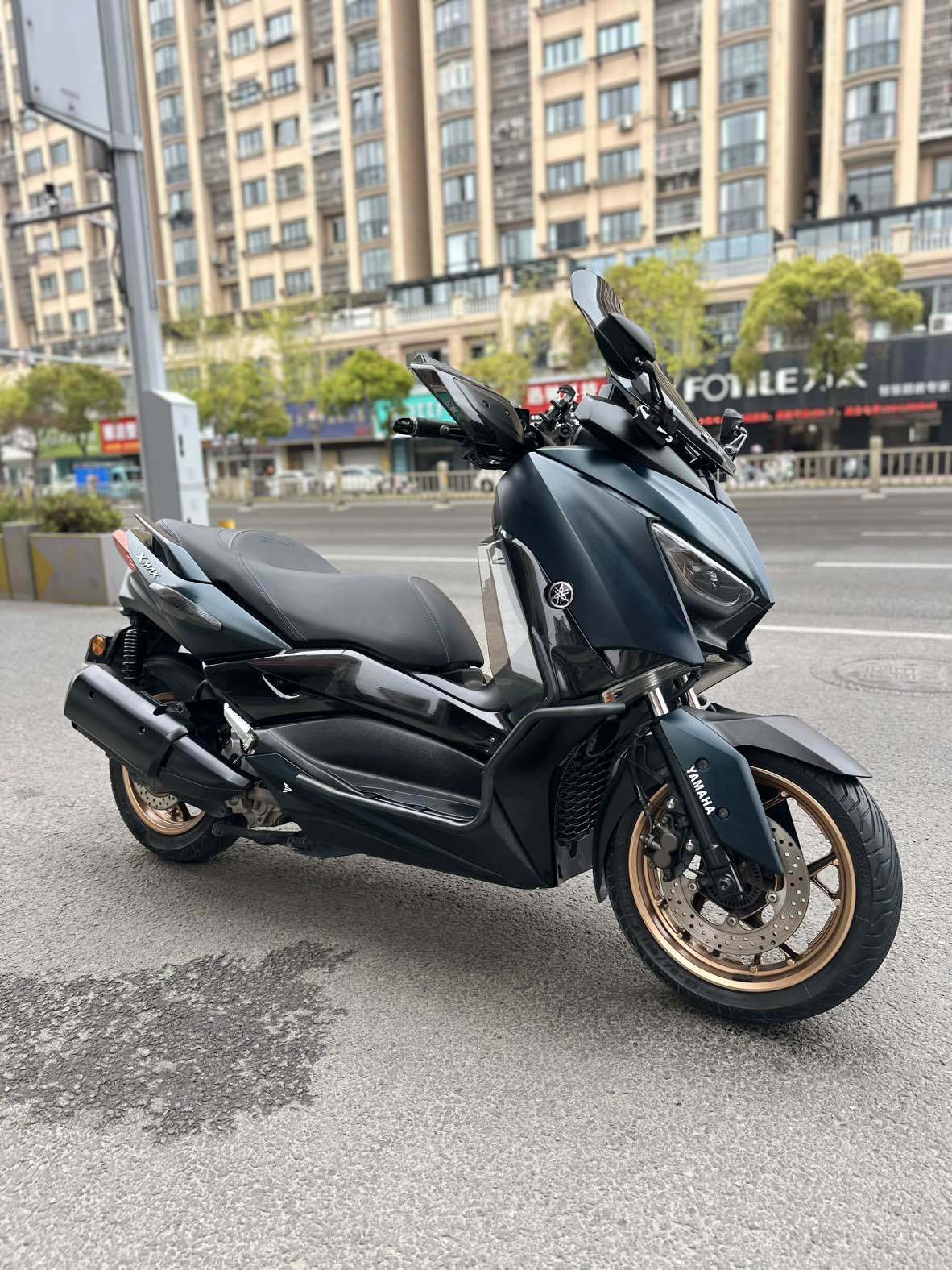 雅马哈 XMAX