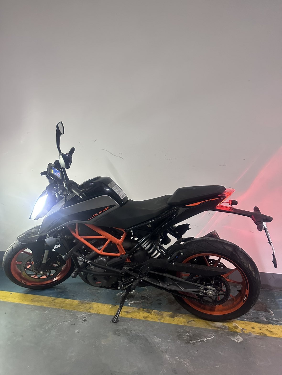 KTMR2R 390 Duke