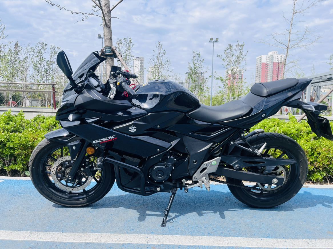 豪爵铃木 GSX250R