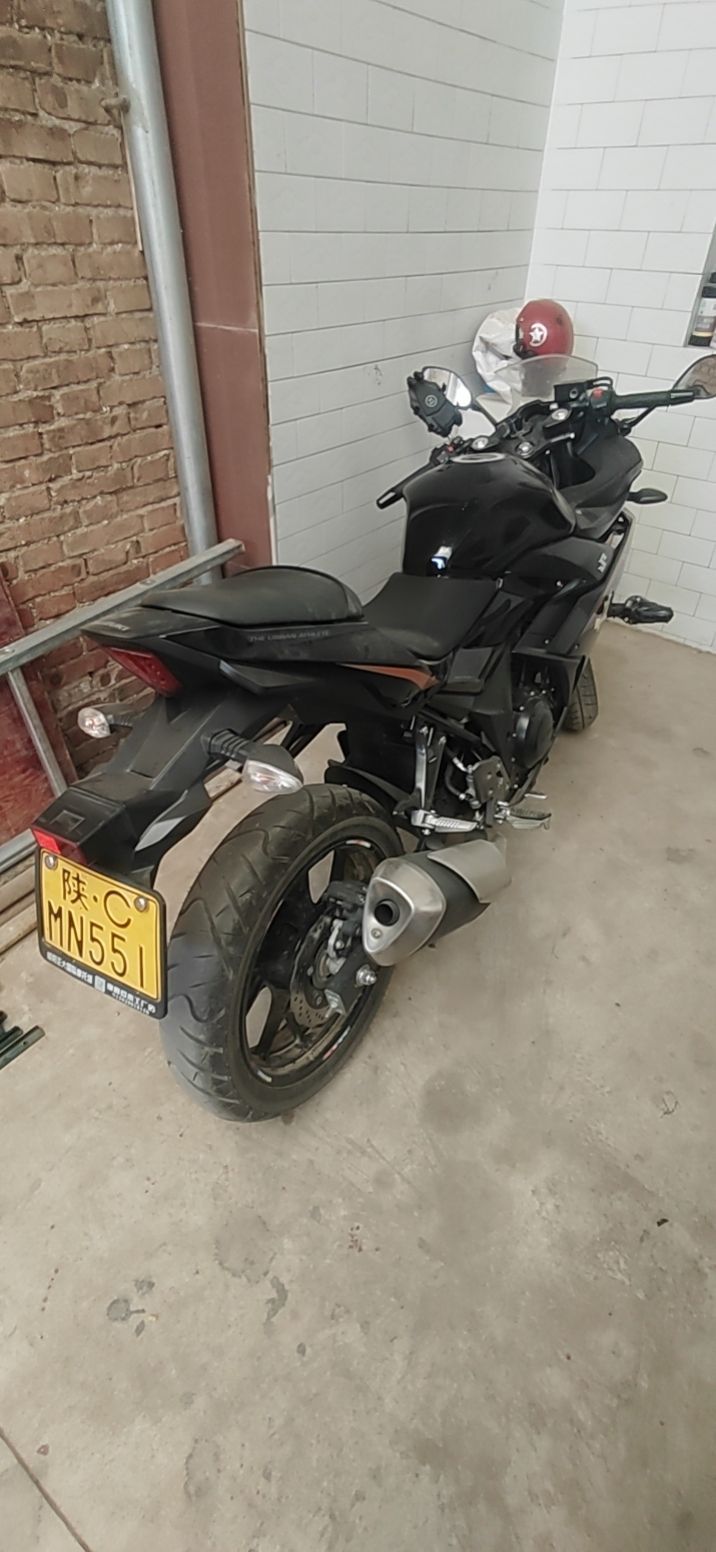 豪爵铃木 GSX250R