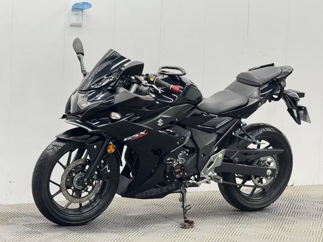 豪爵铃木 GSX250R