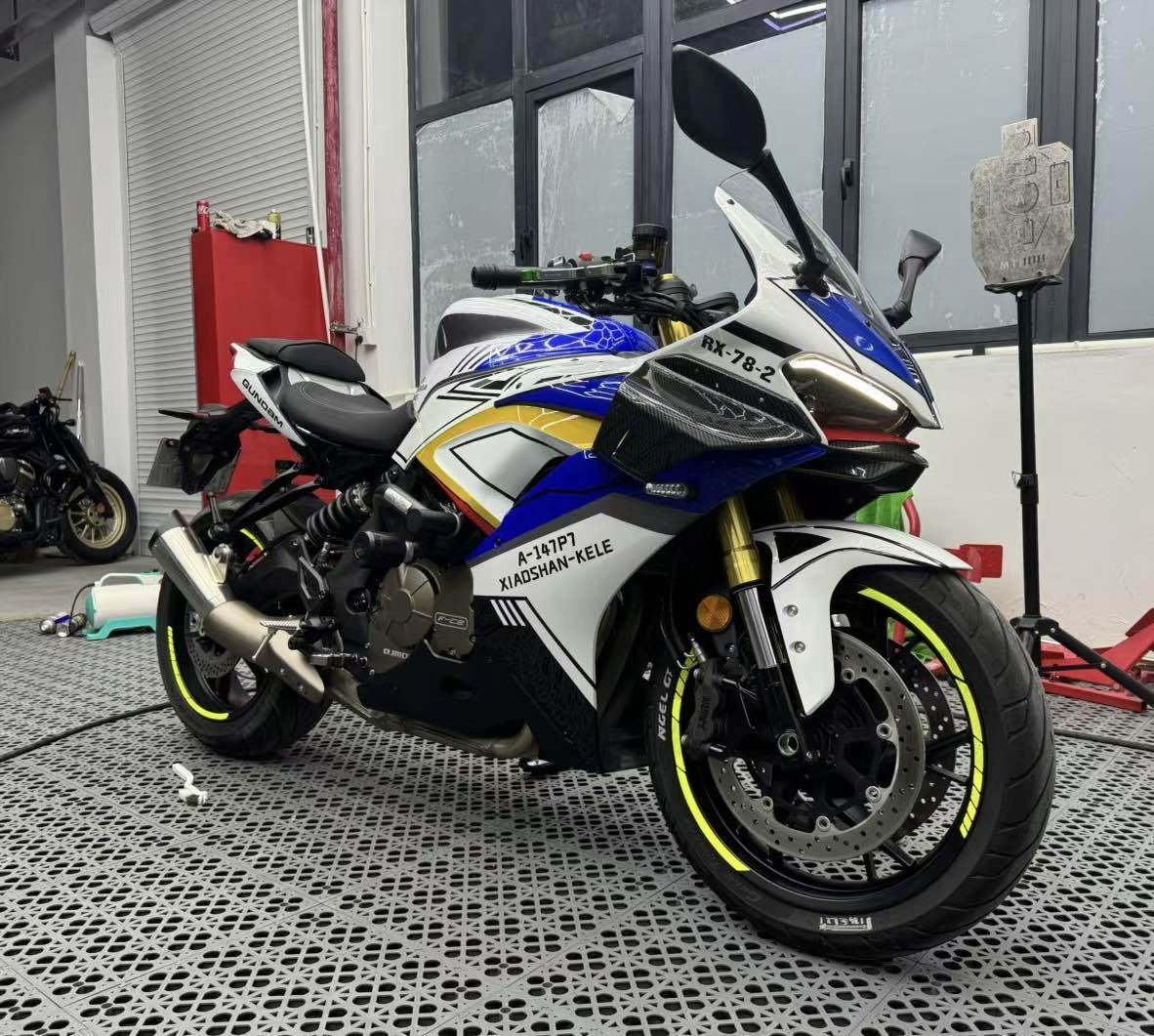 QJMOTOR 赛600