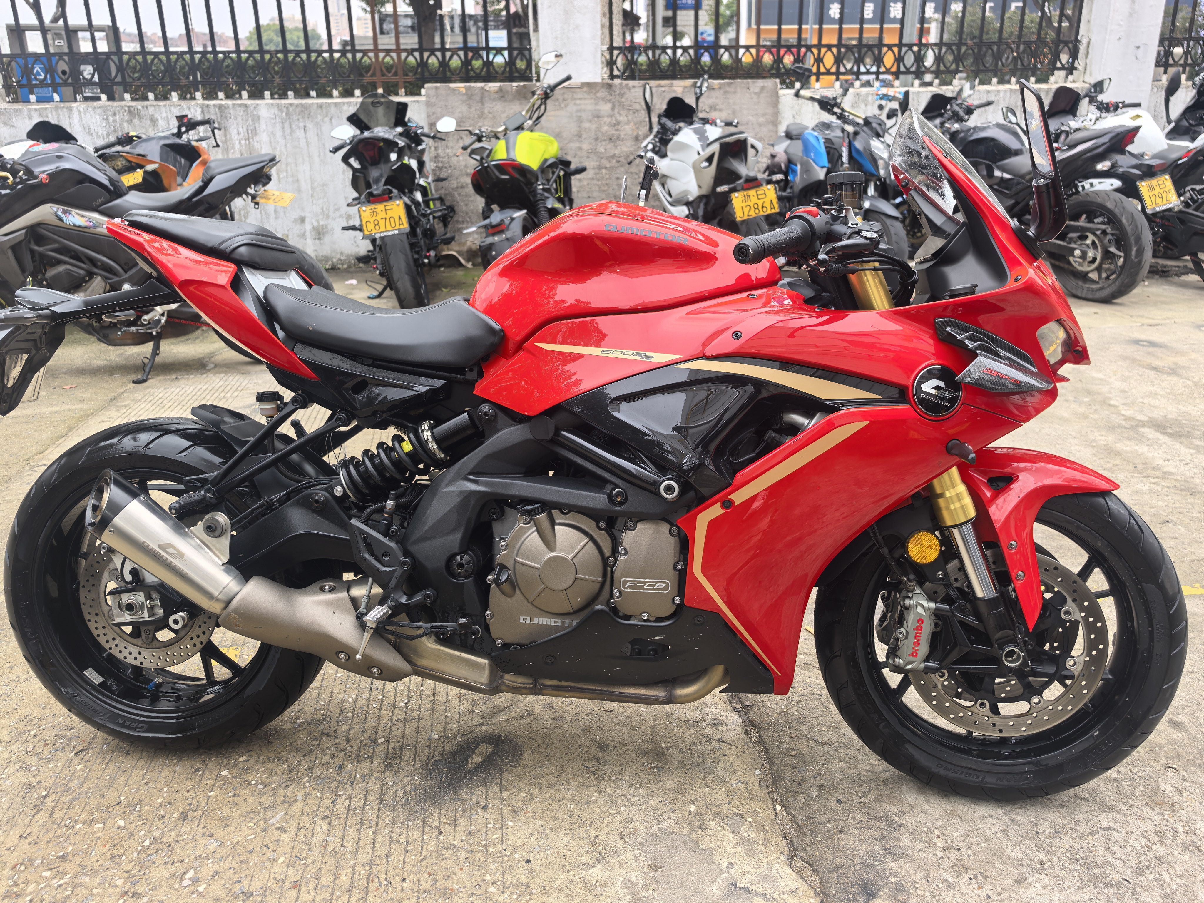 QJMOTOR 赛600
