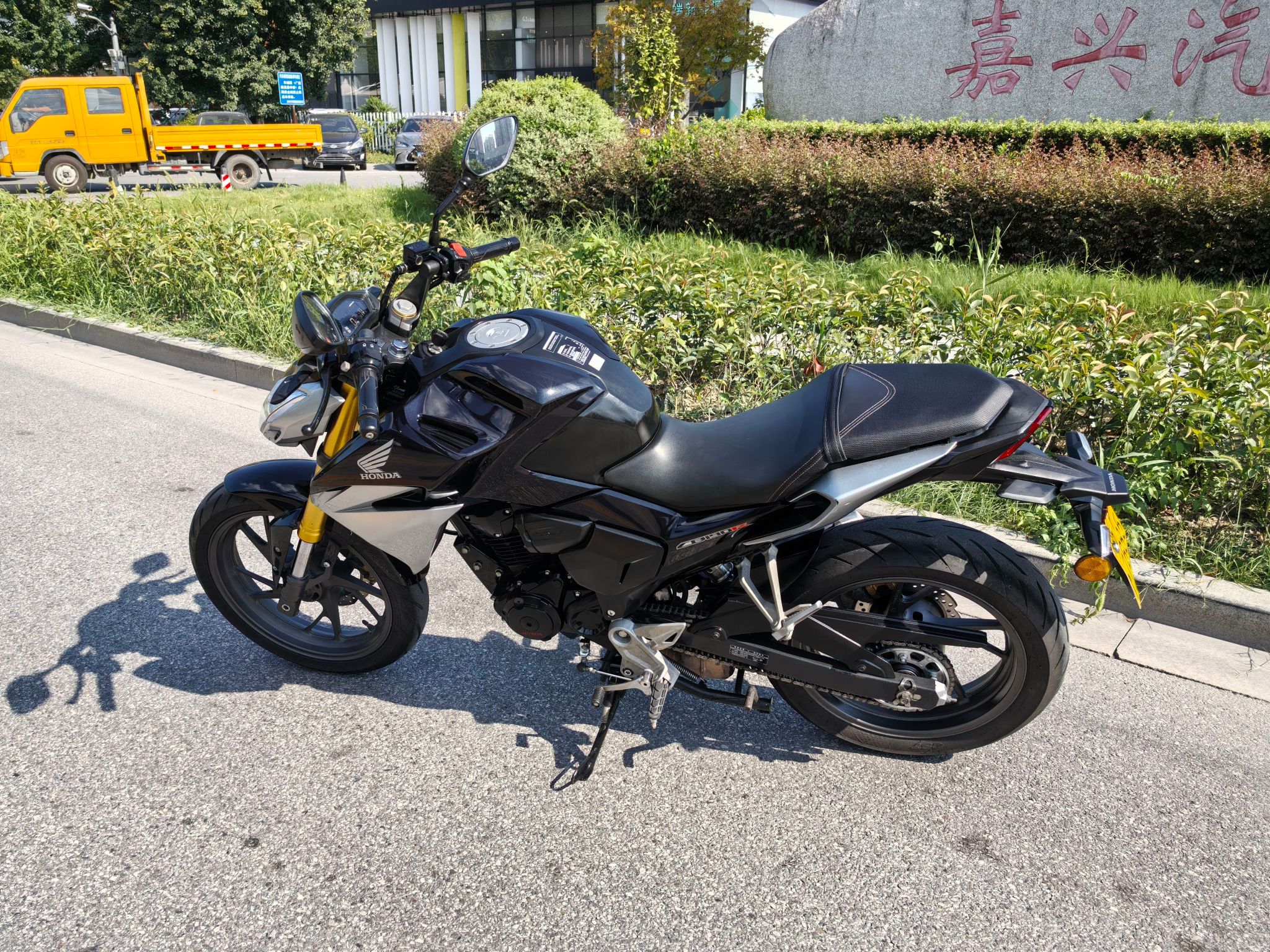 五羊本田 CB190R 暴锋眼