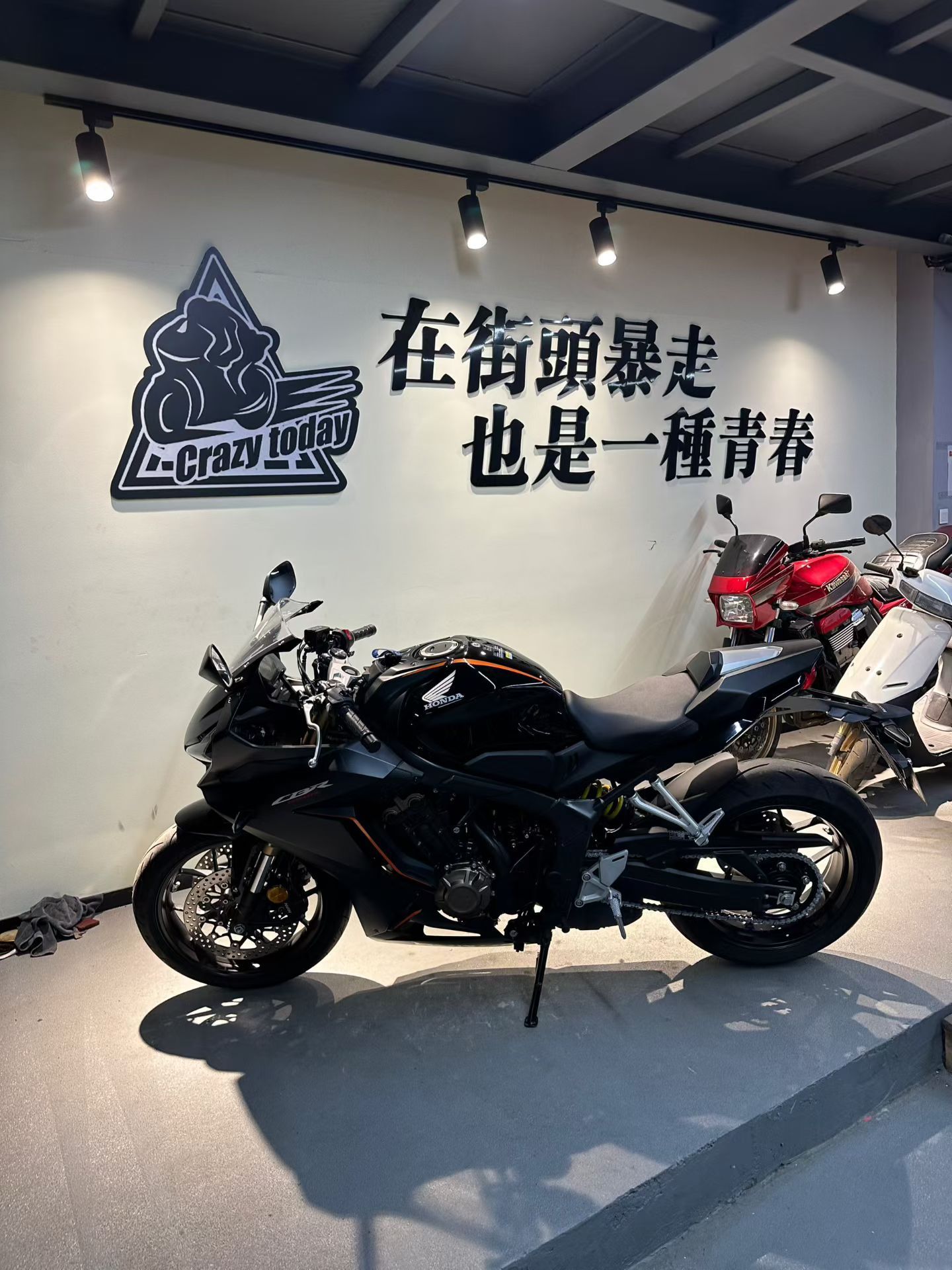 本田DREAMWING CBR650R