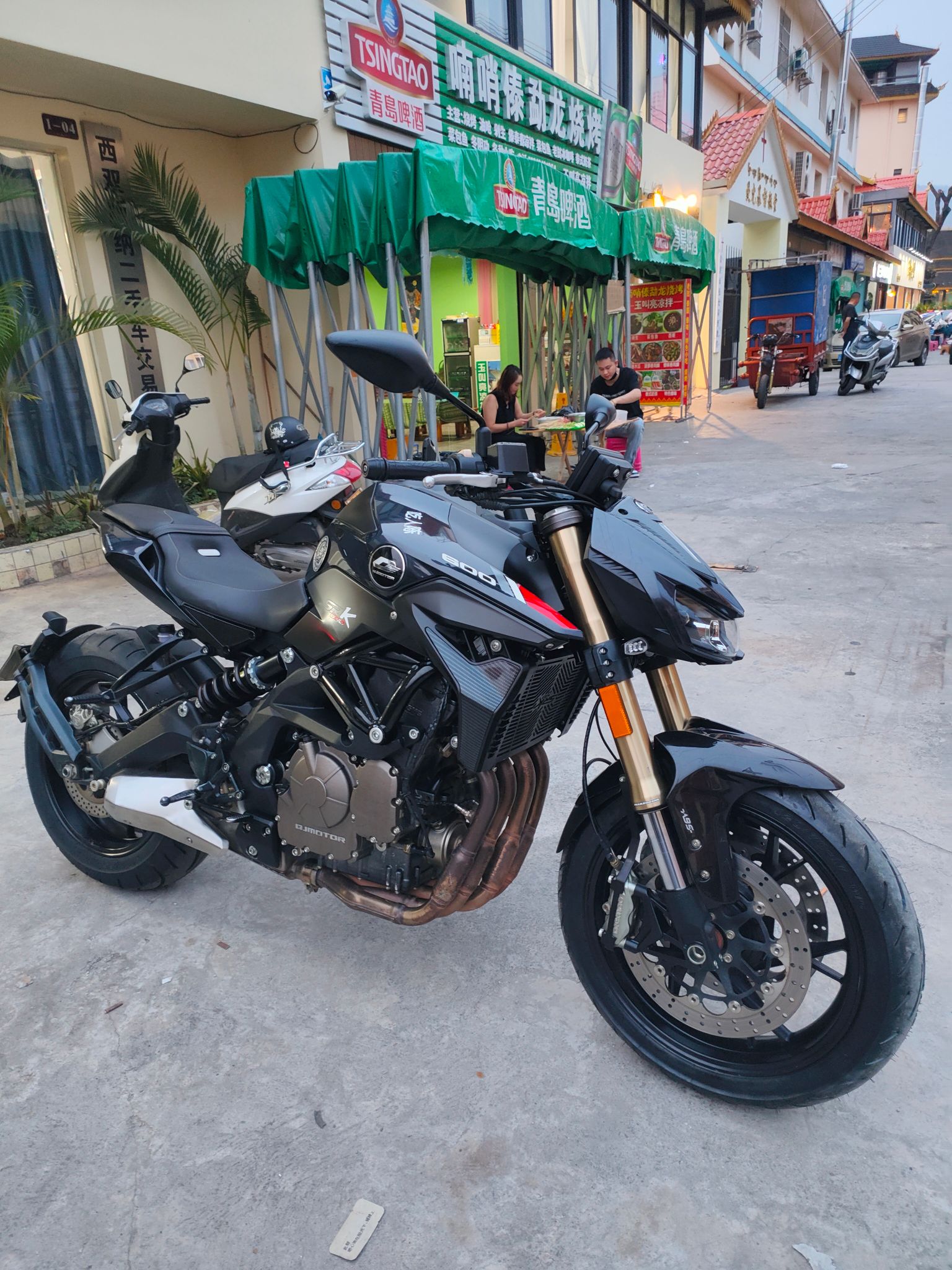 QJMOTOR 追600