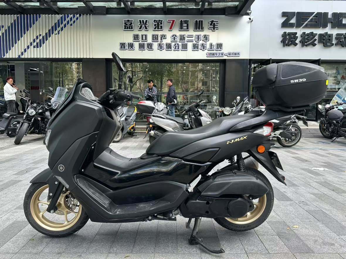 雅马哈 NMAX