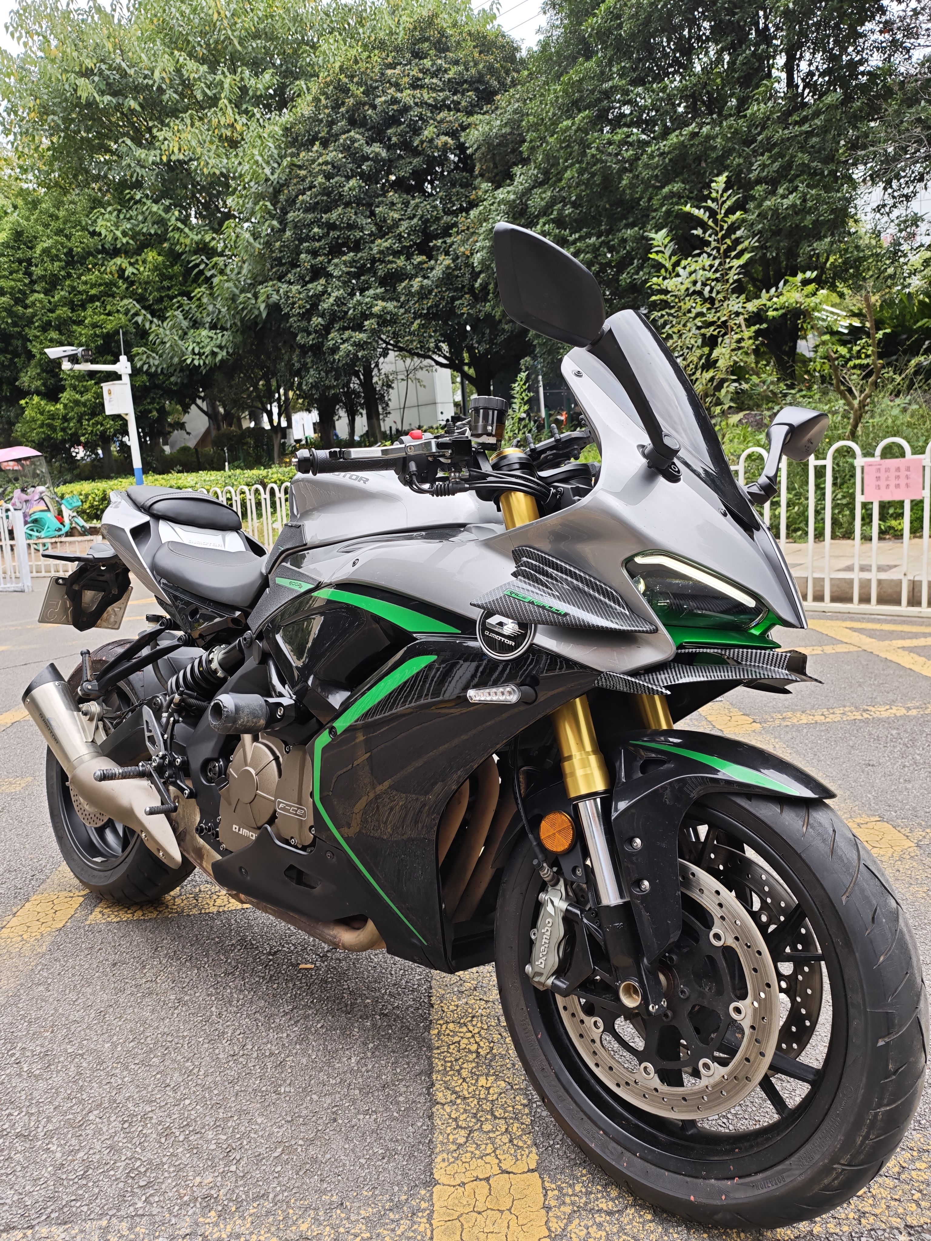 QJMOTOR 赛600