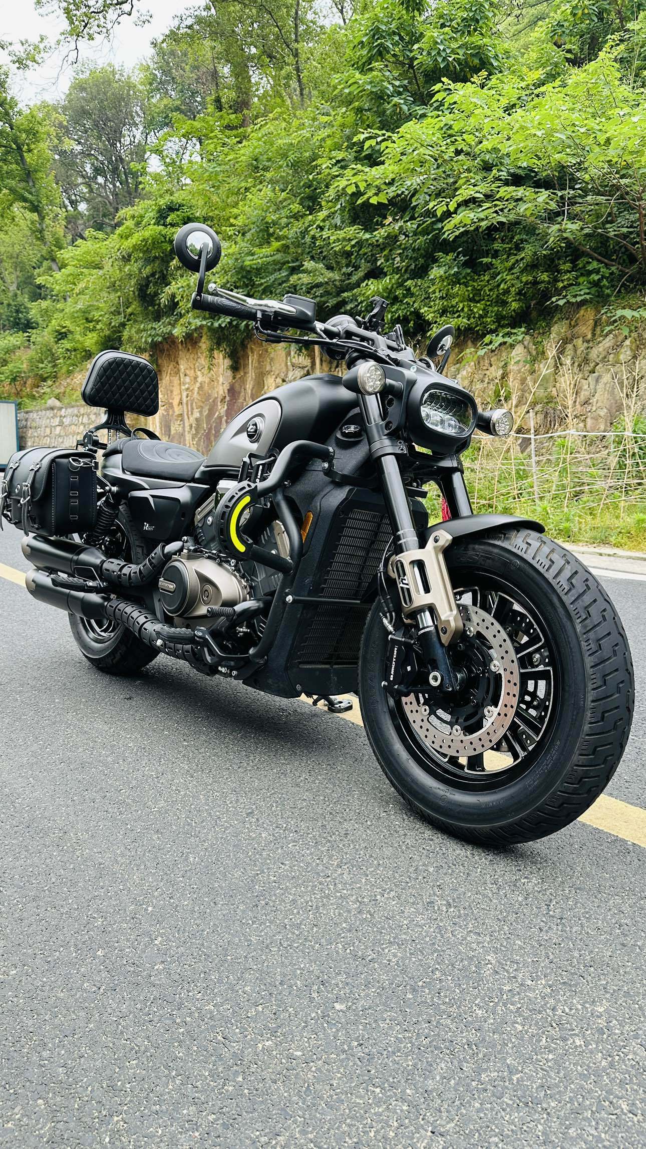 QJMOTOR 闪600
