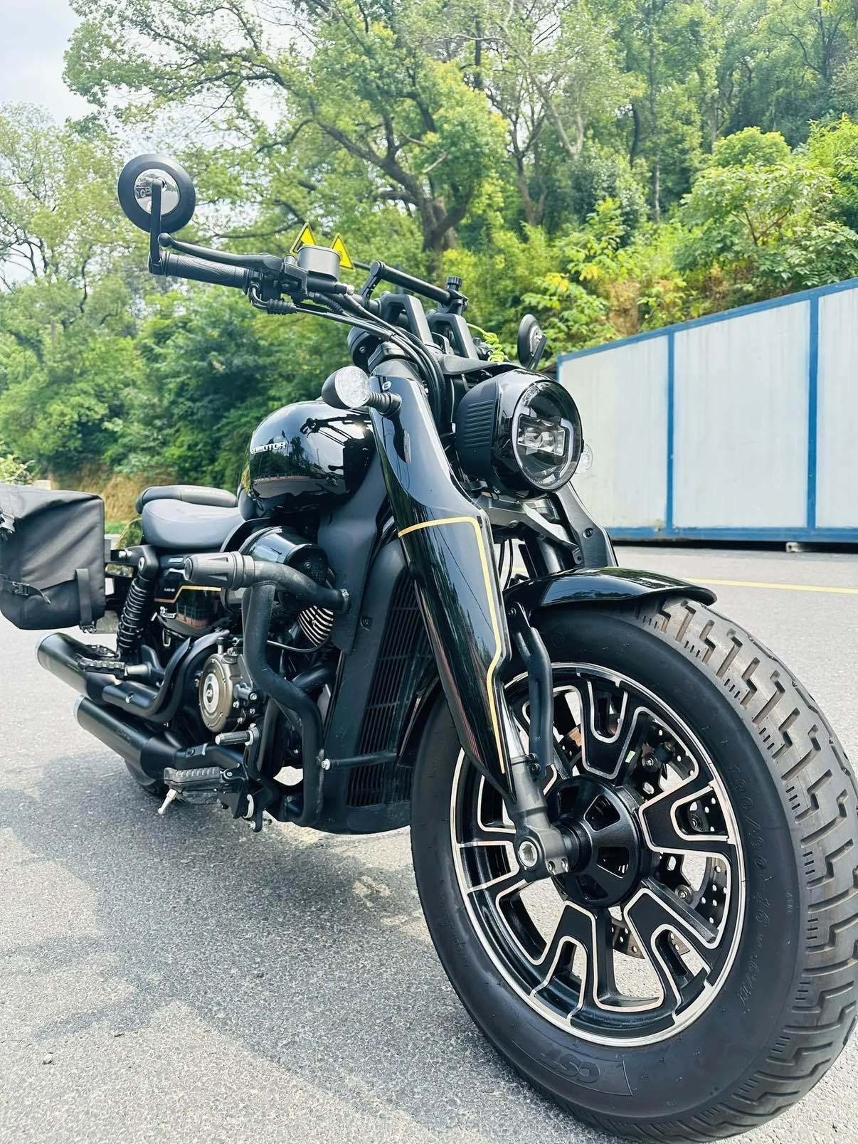 QJMOTOR 闪400