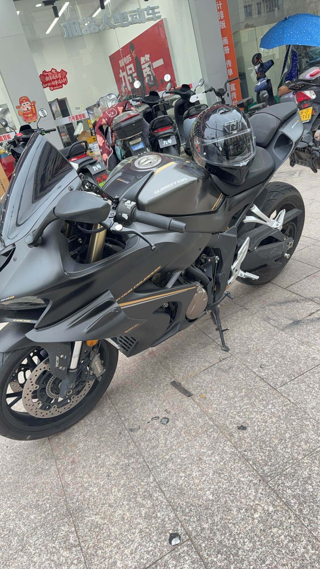 QJMOTOR 赛800