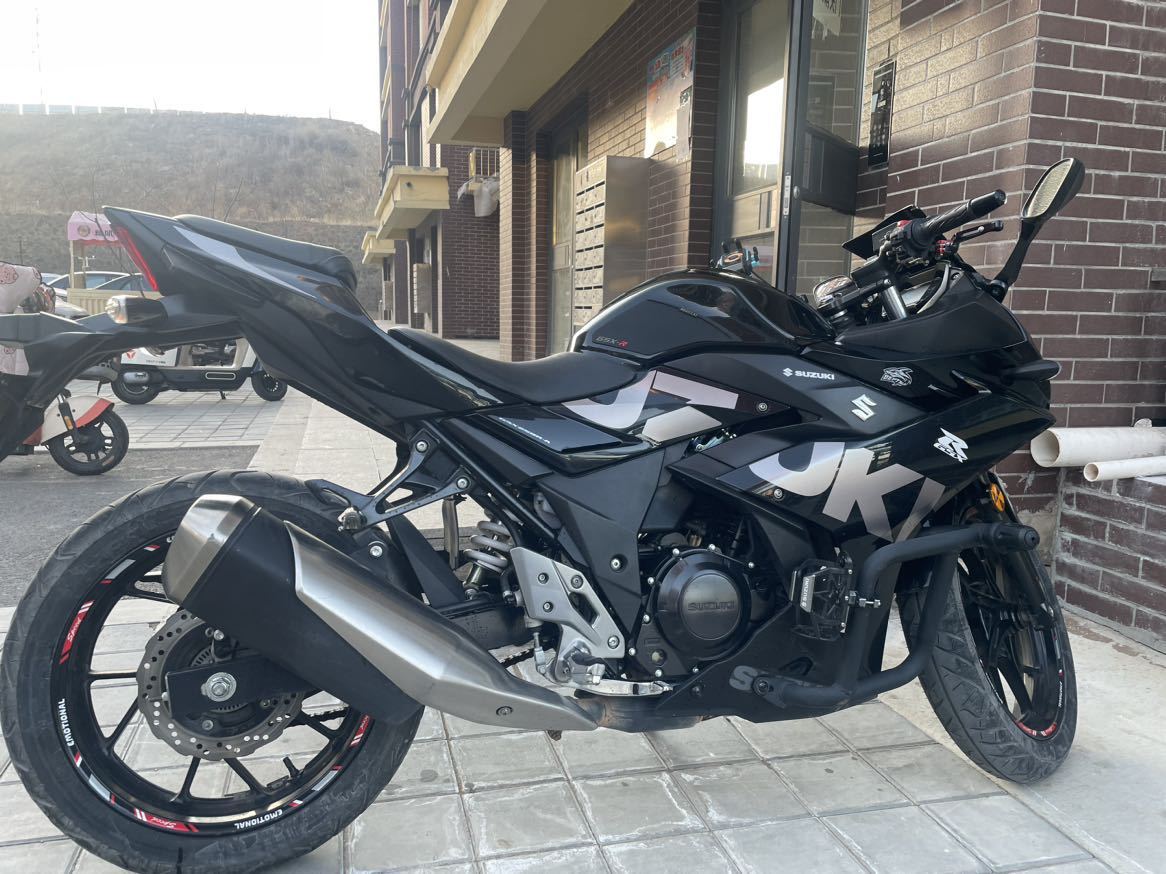 豪爵铃木 GSX250R