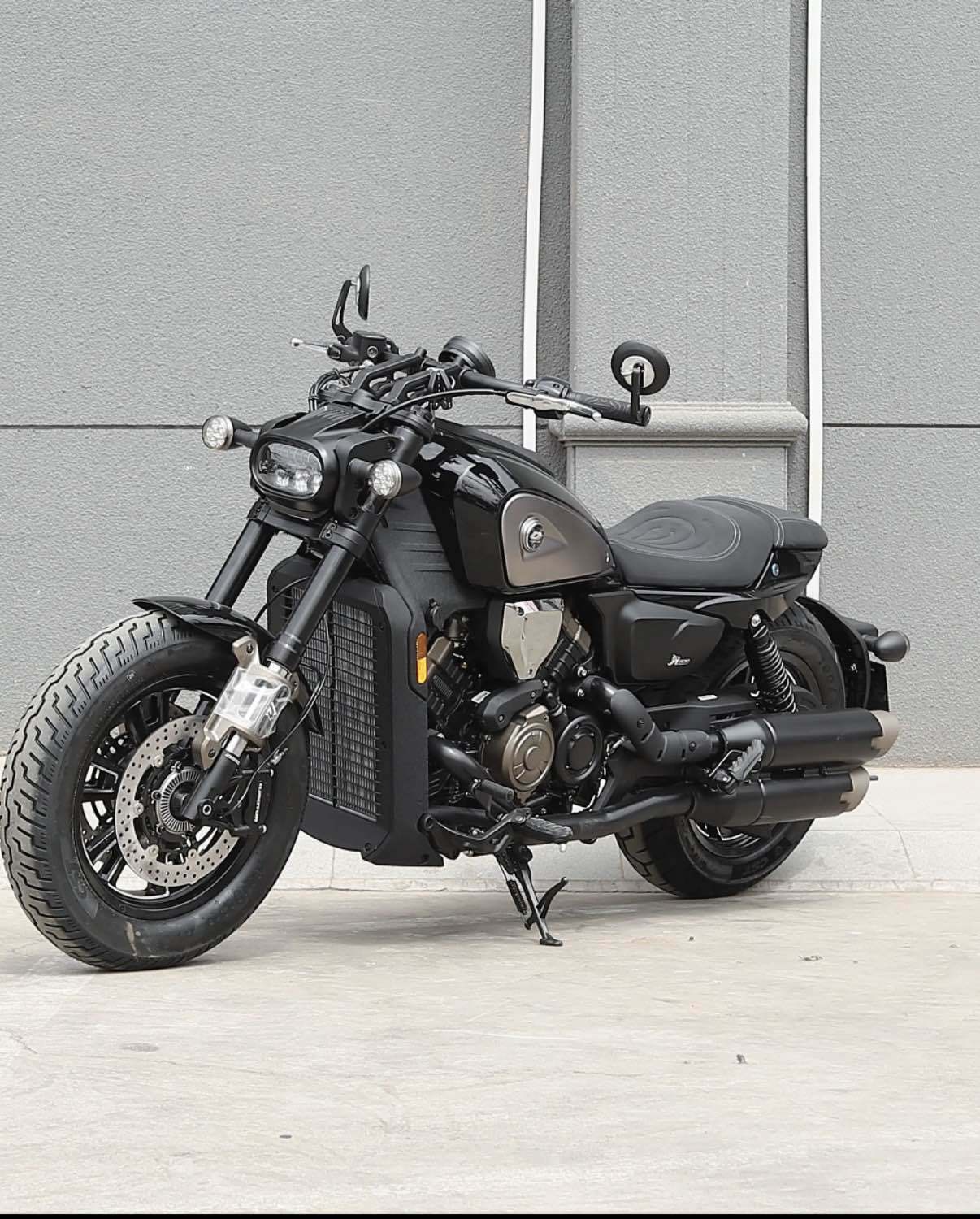 QJMOTOR 闪600