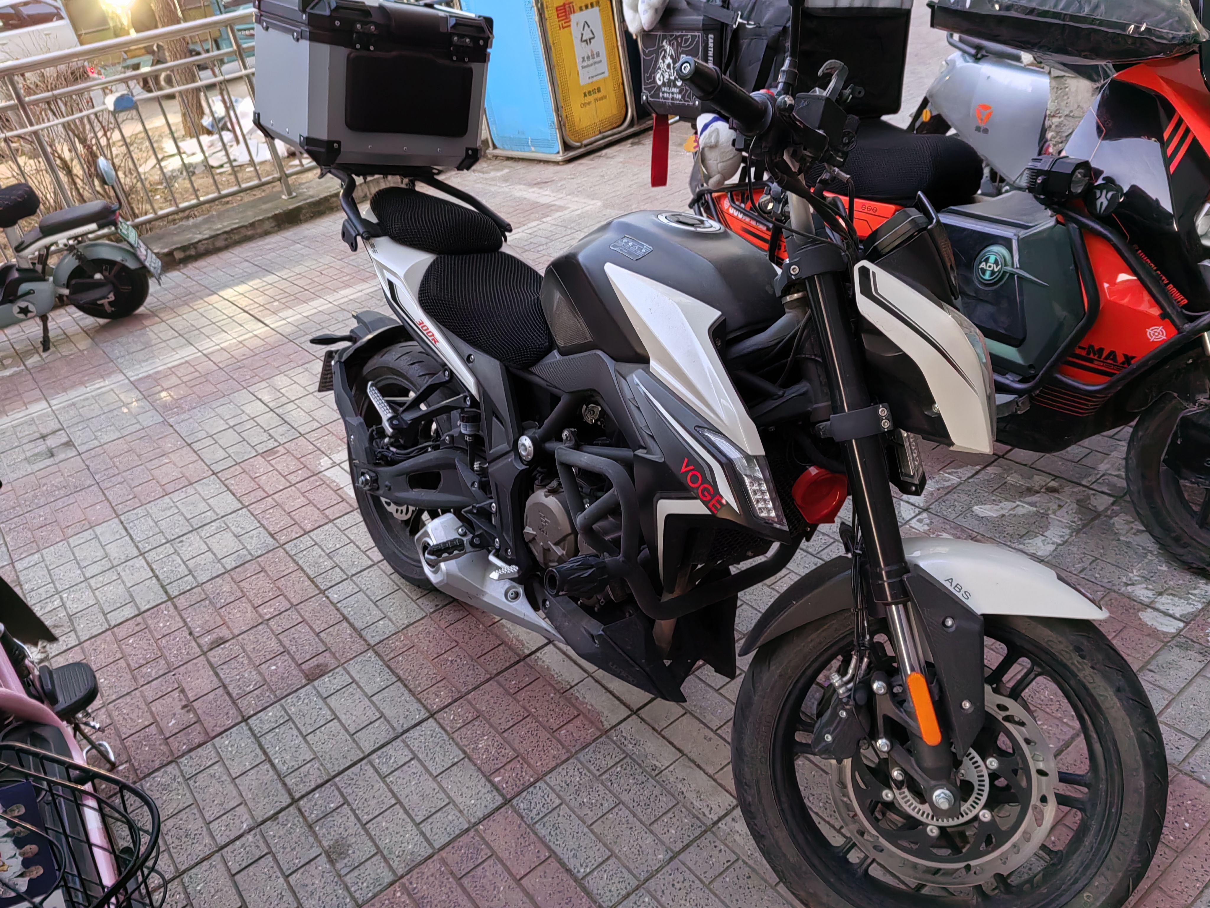 无极 300R