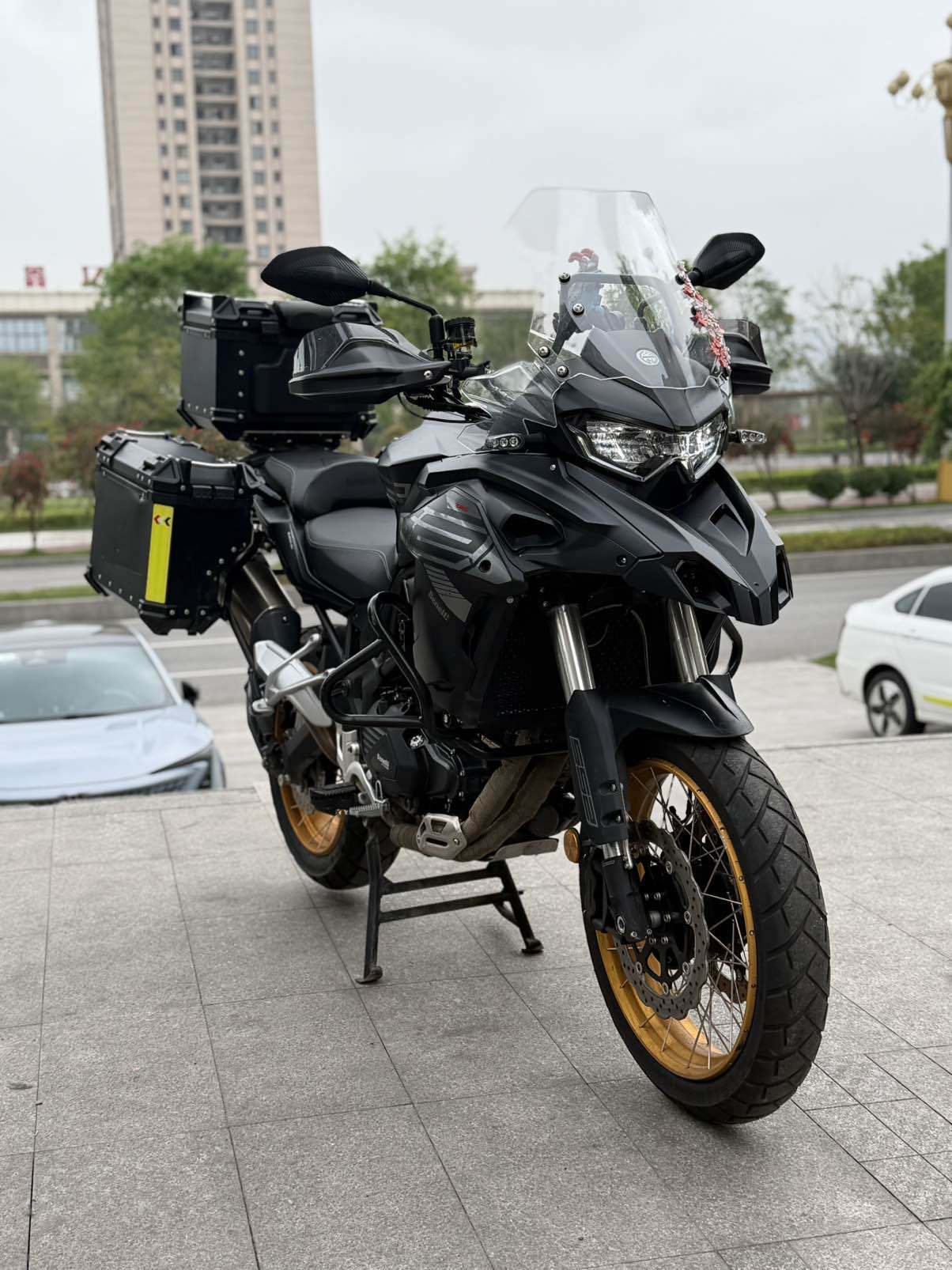 贝纳利 TRK552