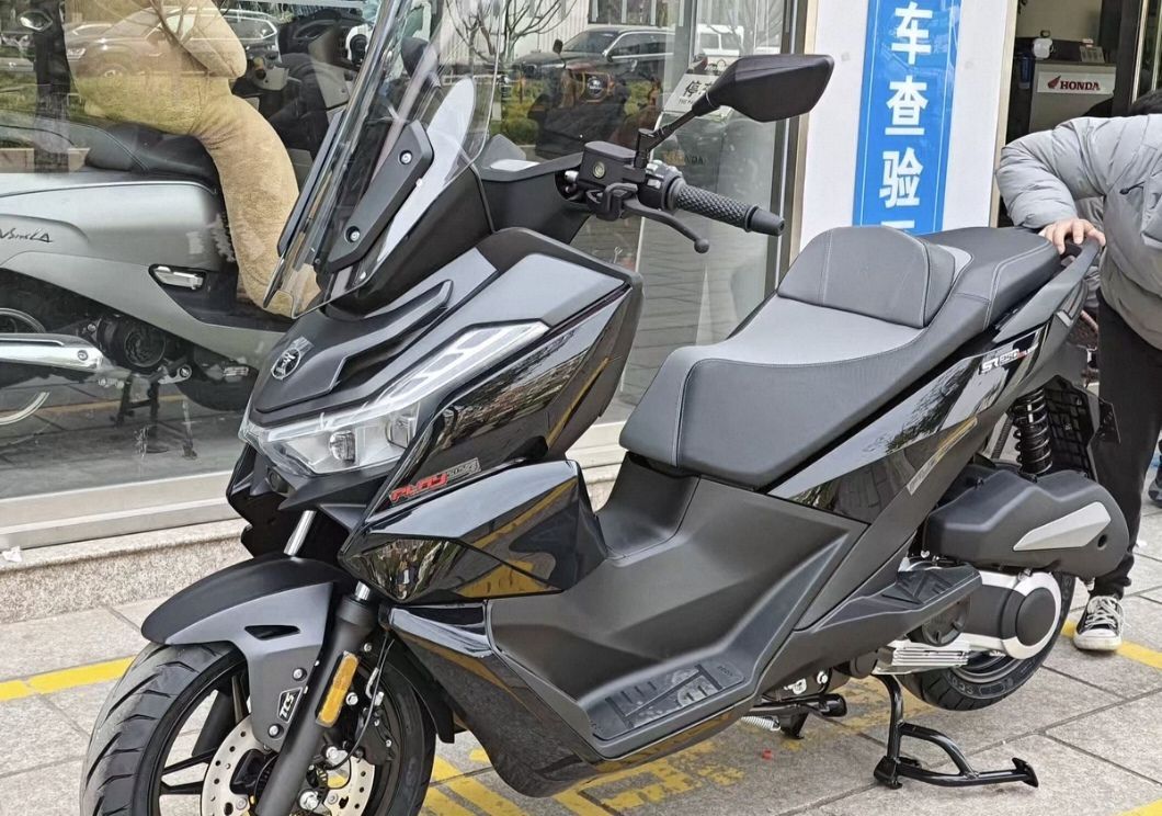 无极 SR250GT