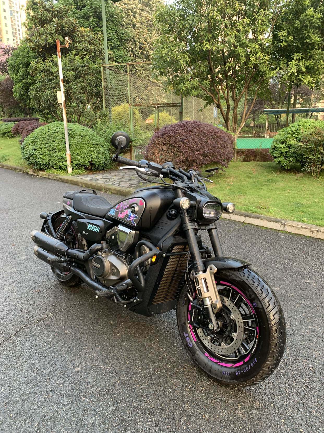 QJMOTOR 闪600