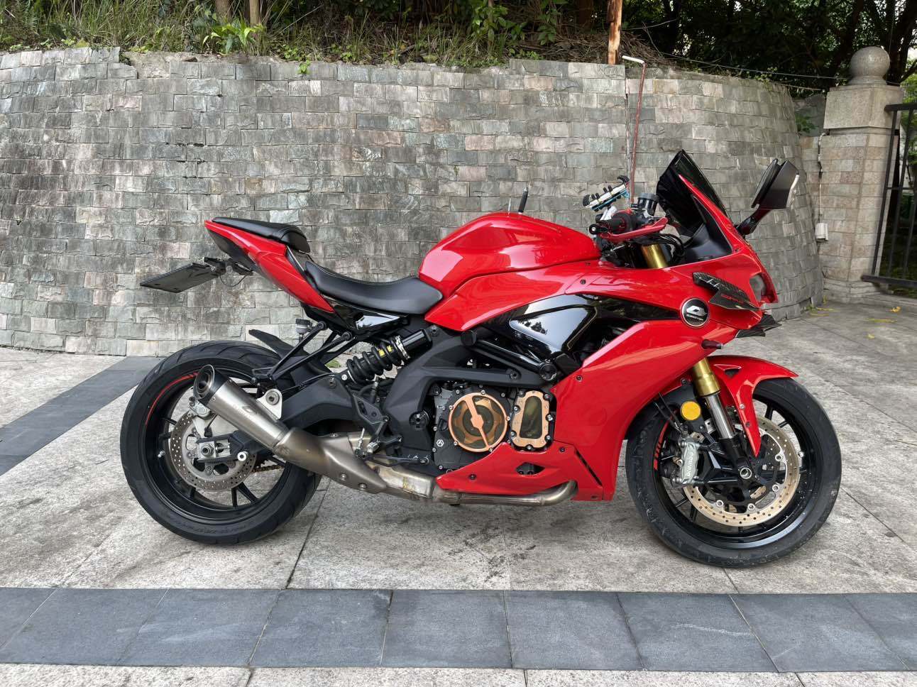 QJMOTOR 赛600