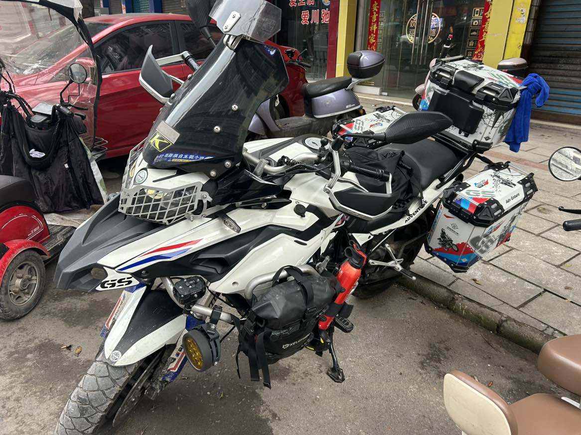 贝纳利 金鹏 TRK502