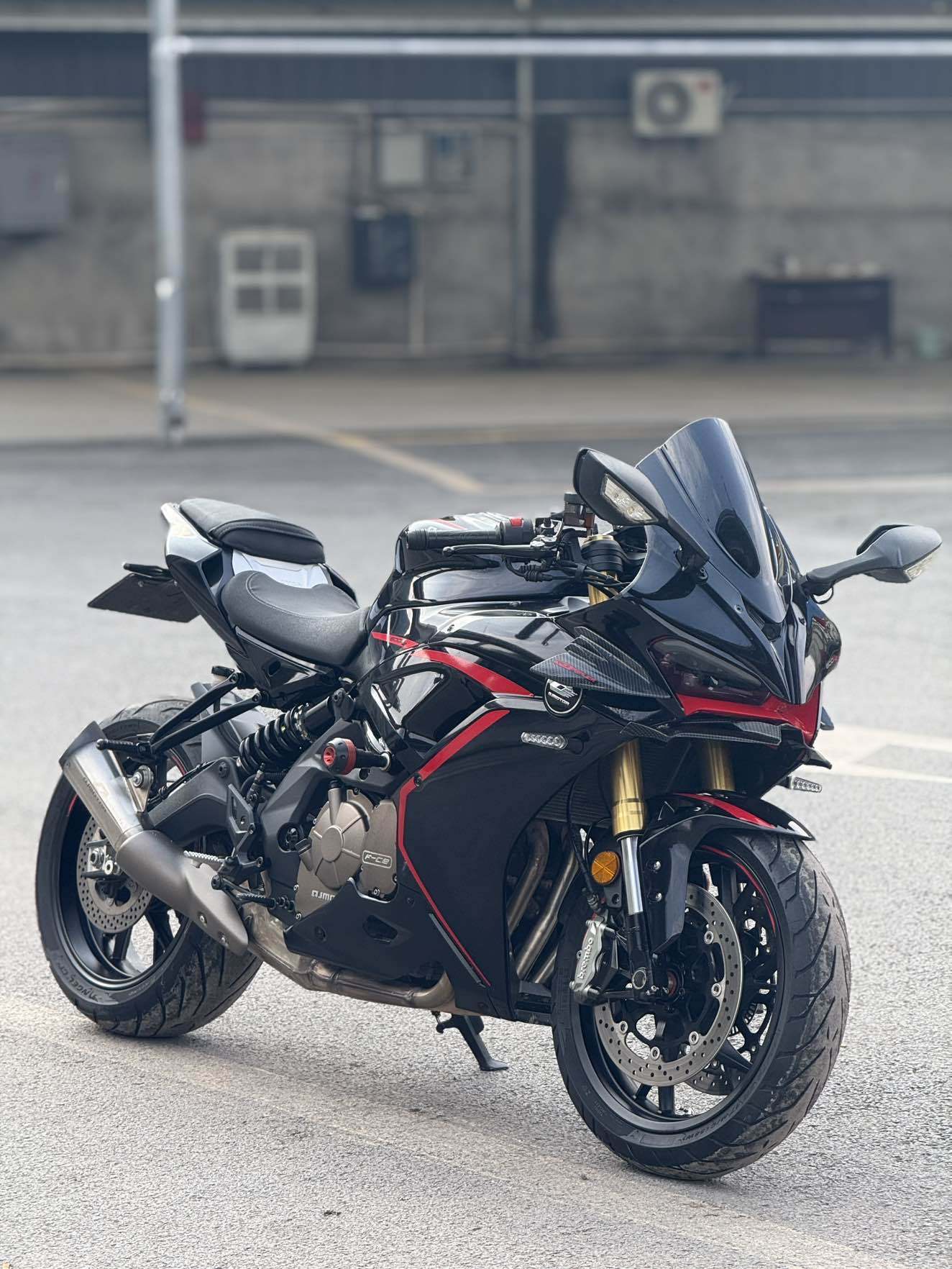 QJMOTOR 赛600
